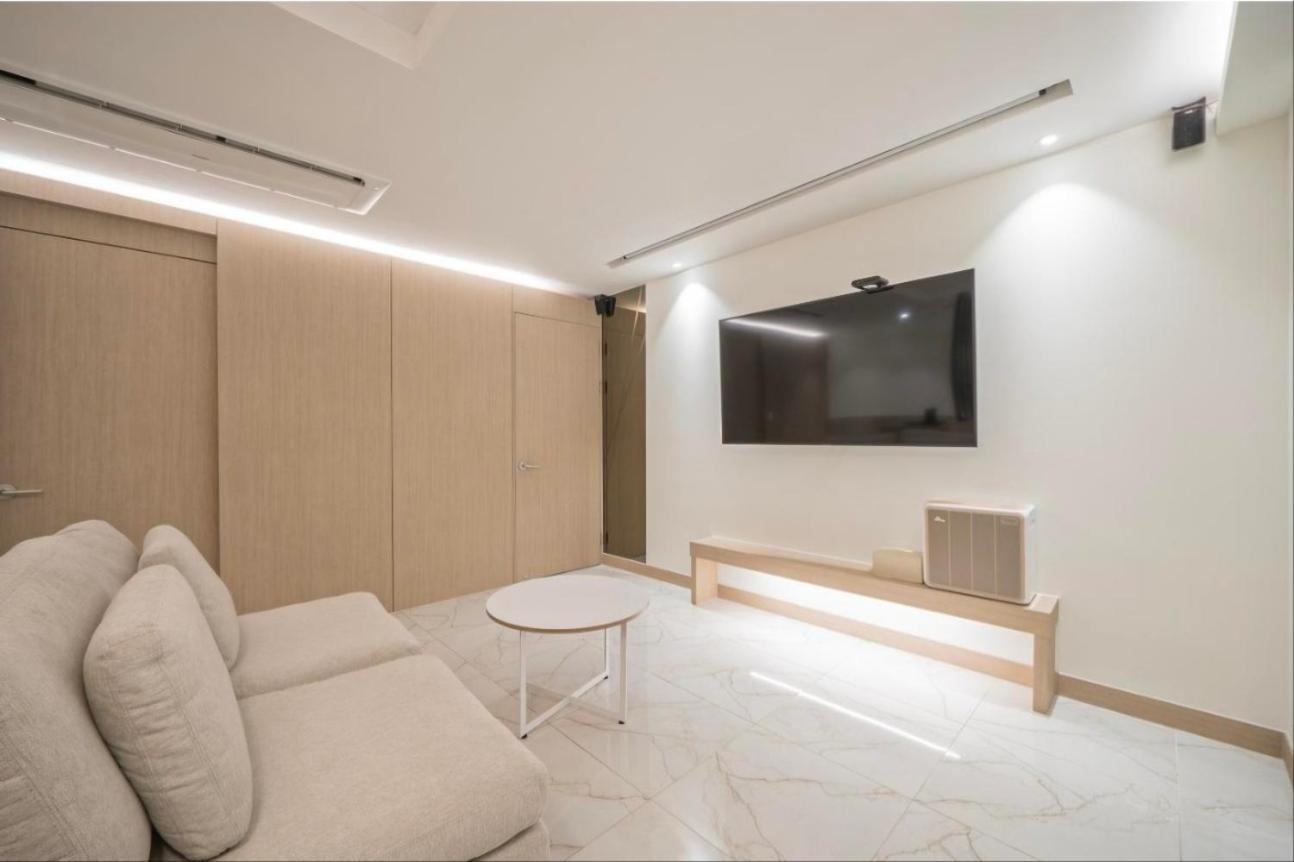 Suite - Photo 5