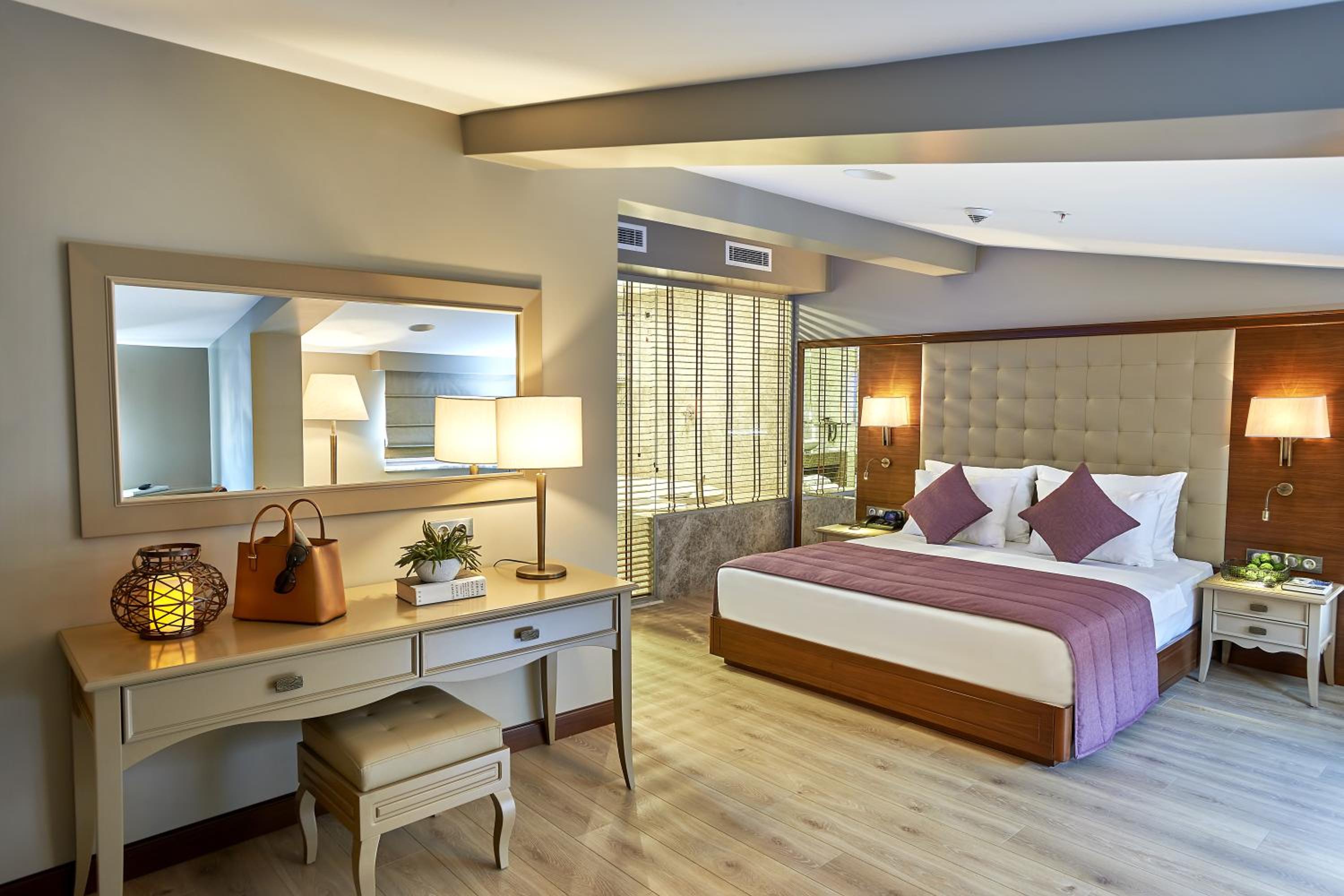 Penthouse Suite with Sauna & Hot Tub