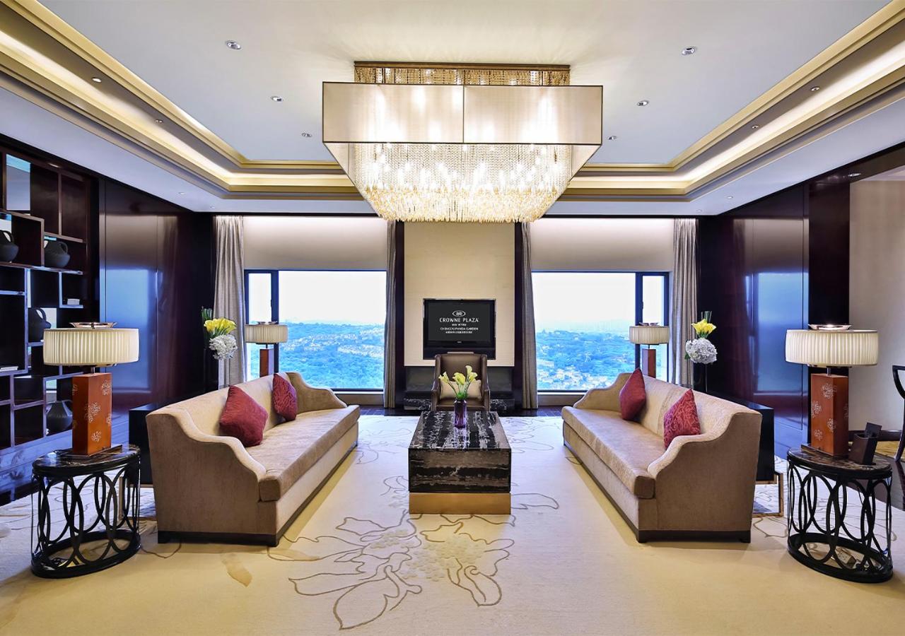 Presidential Suite thumbnail 6