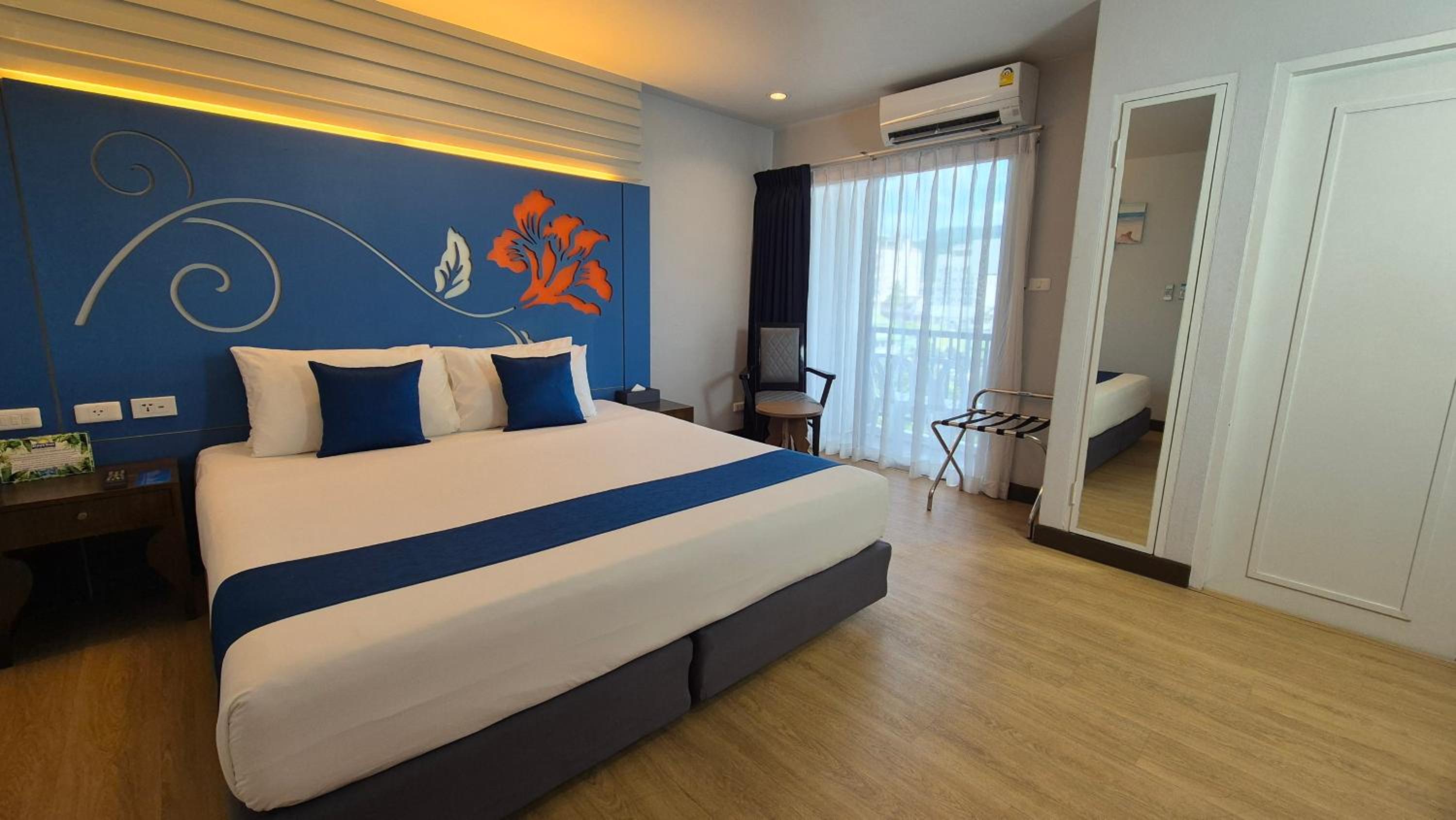 Deluxe Double Room With Balcony photo 3