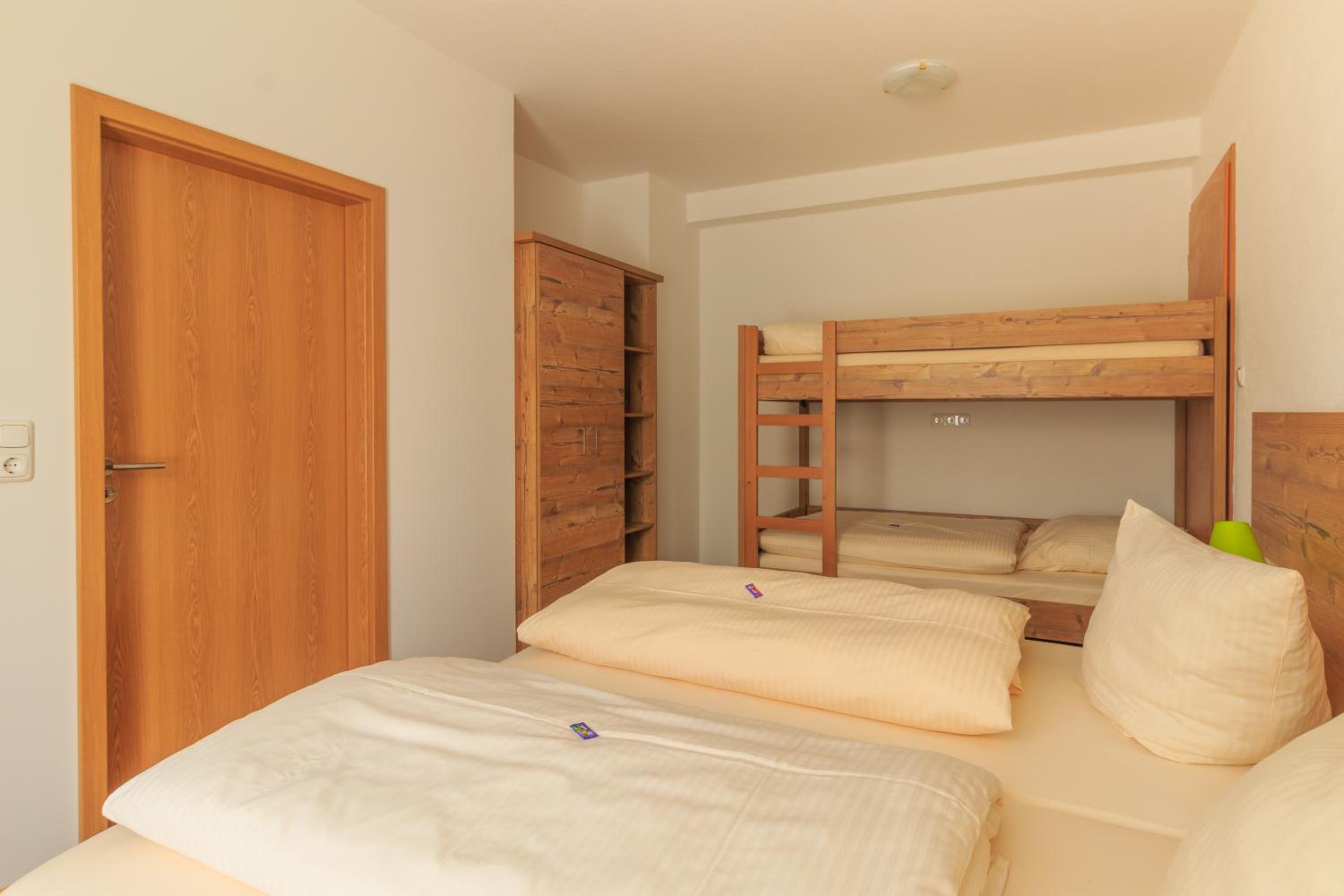 Superior Quadruple Room photo 3