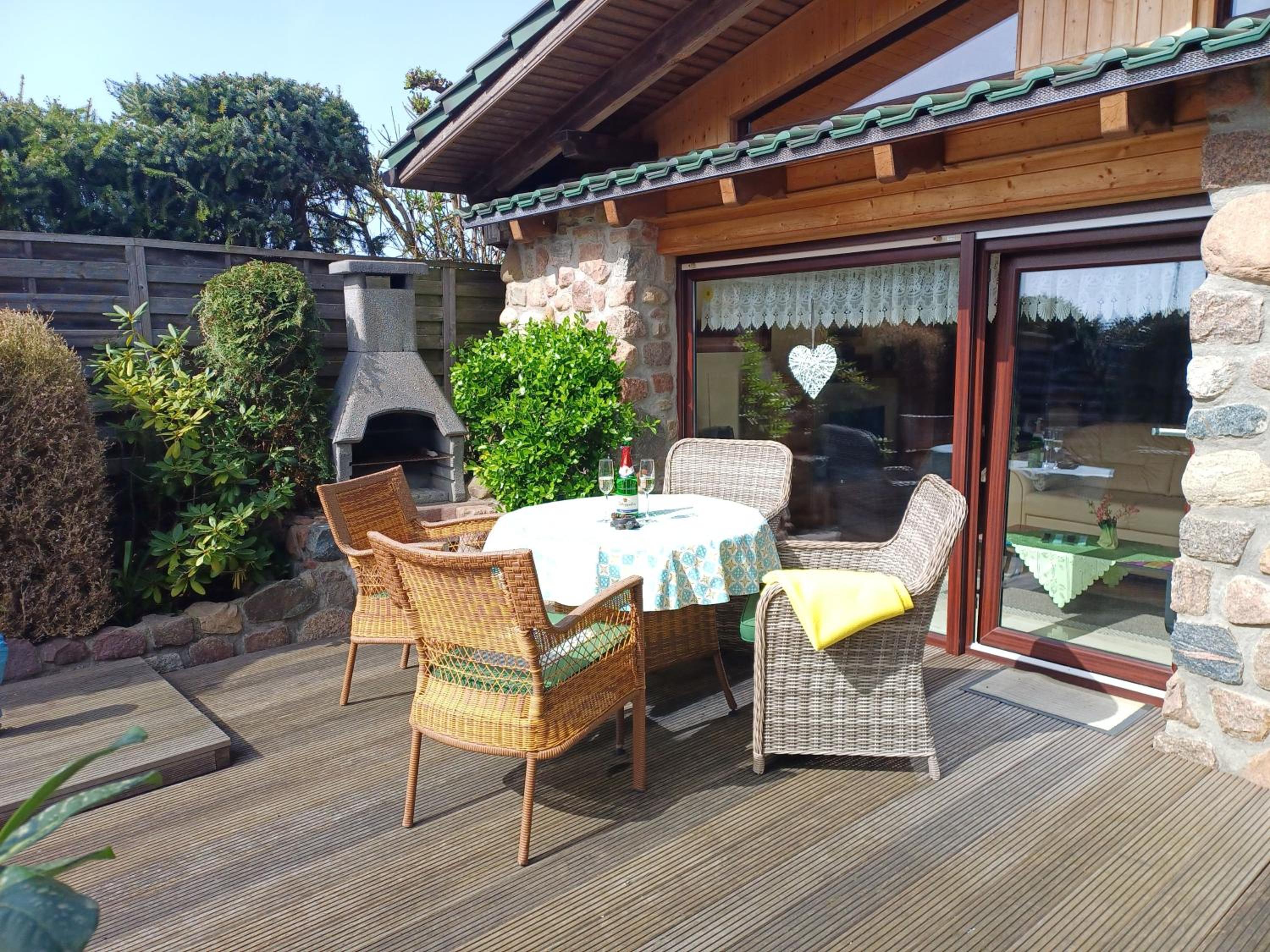 Apartment with Terrace photo 2