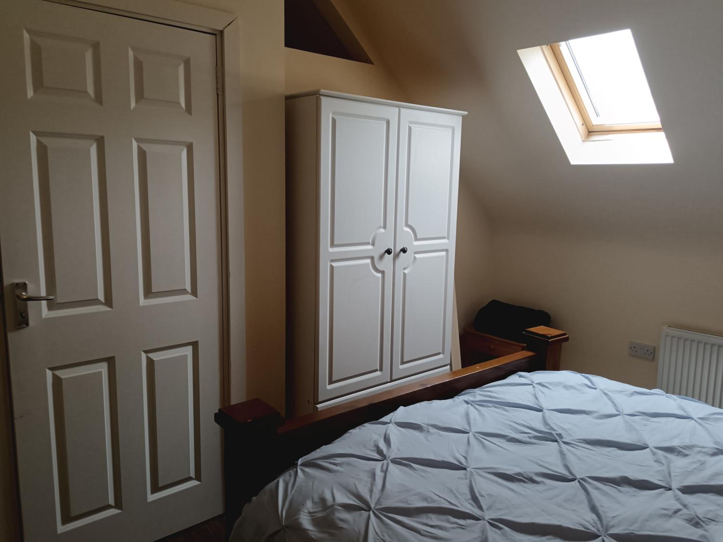 One-Bedroom Apartment - Photo 8