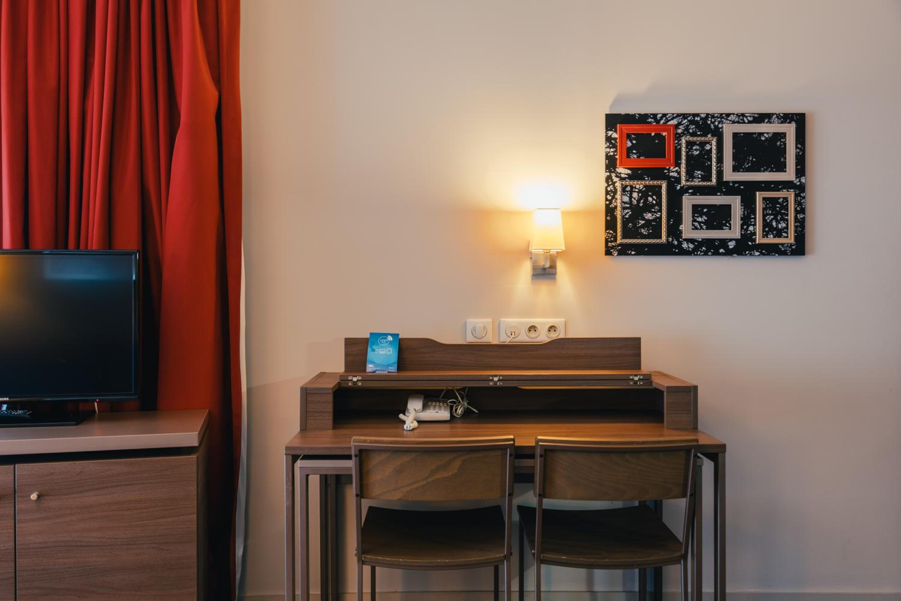 One Bedroom Apartment - Non Smoking - Photo 6