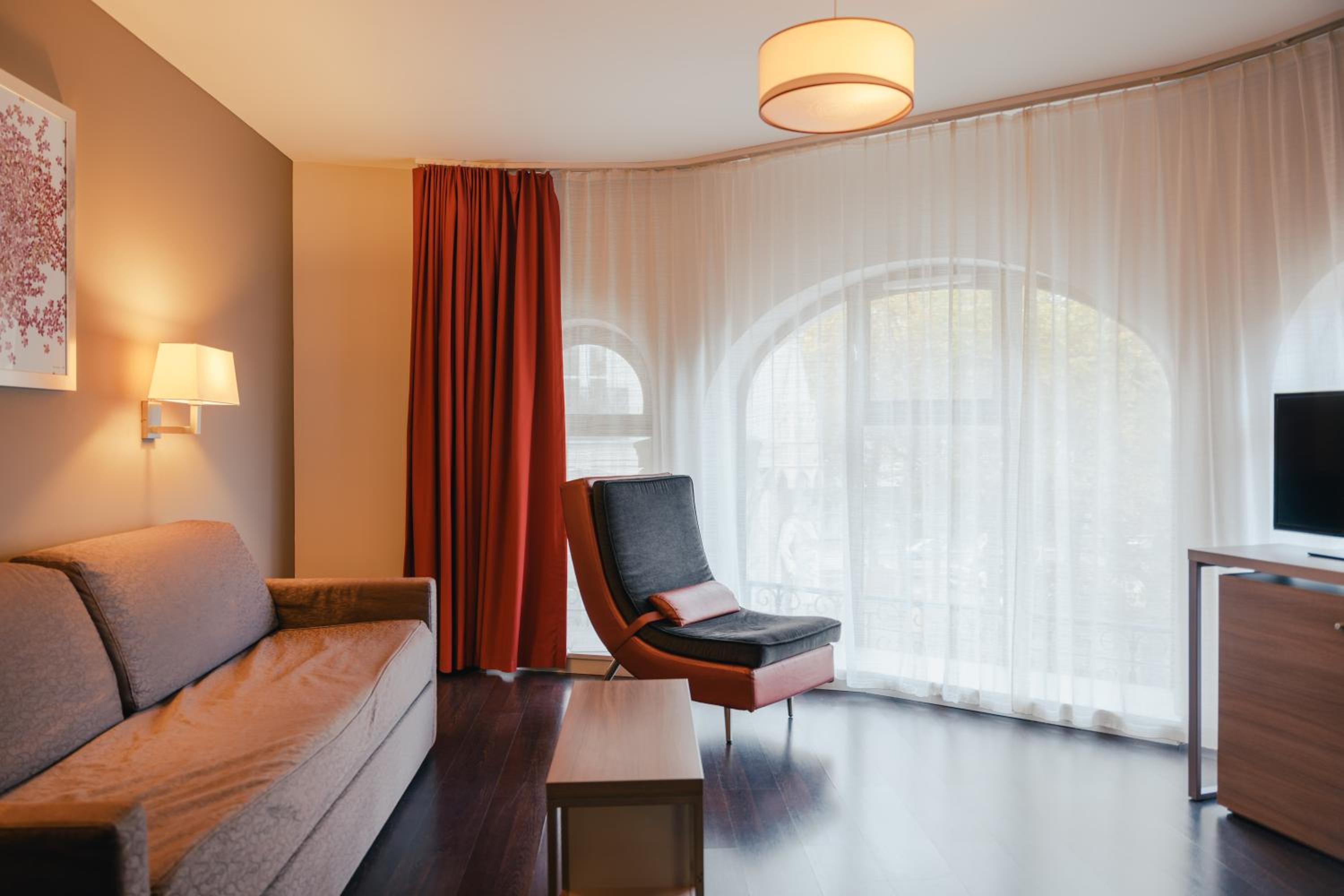 One Bedroom Apartment - Non Smoking - Photo 5
