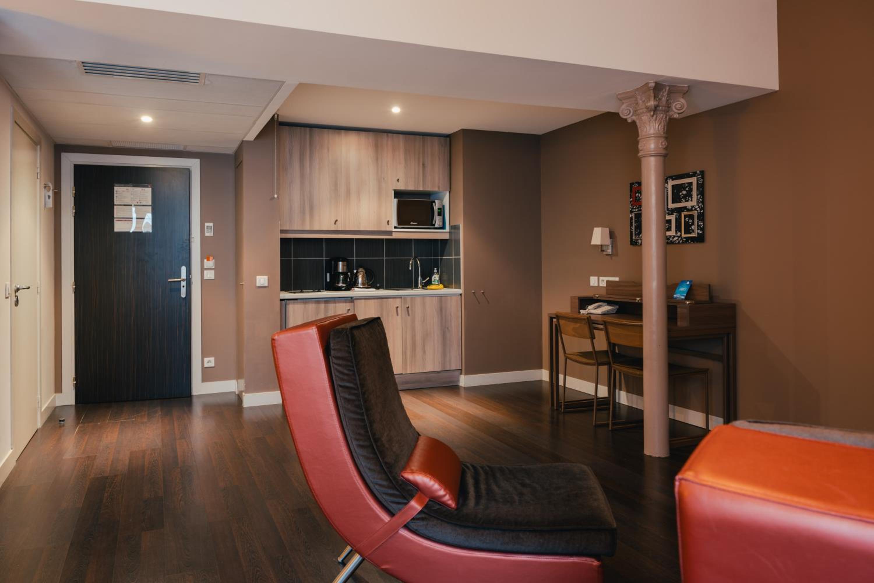 Twin Room - Non Smoking - Photo 6