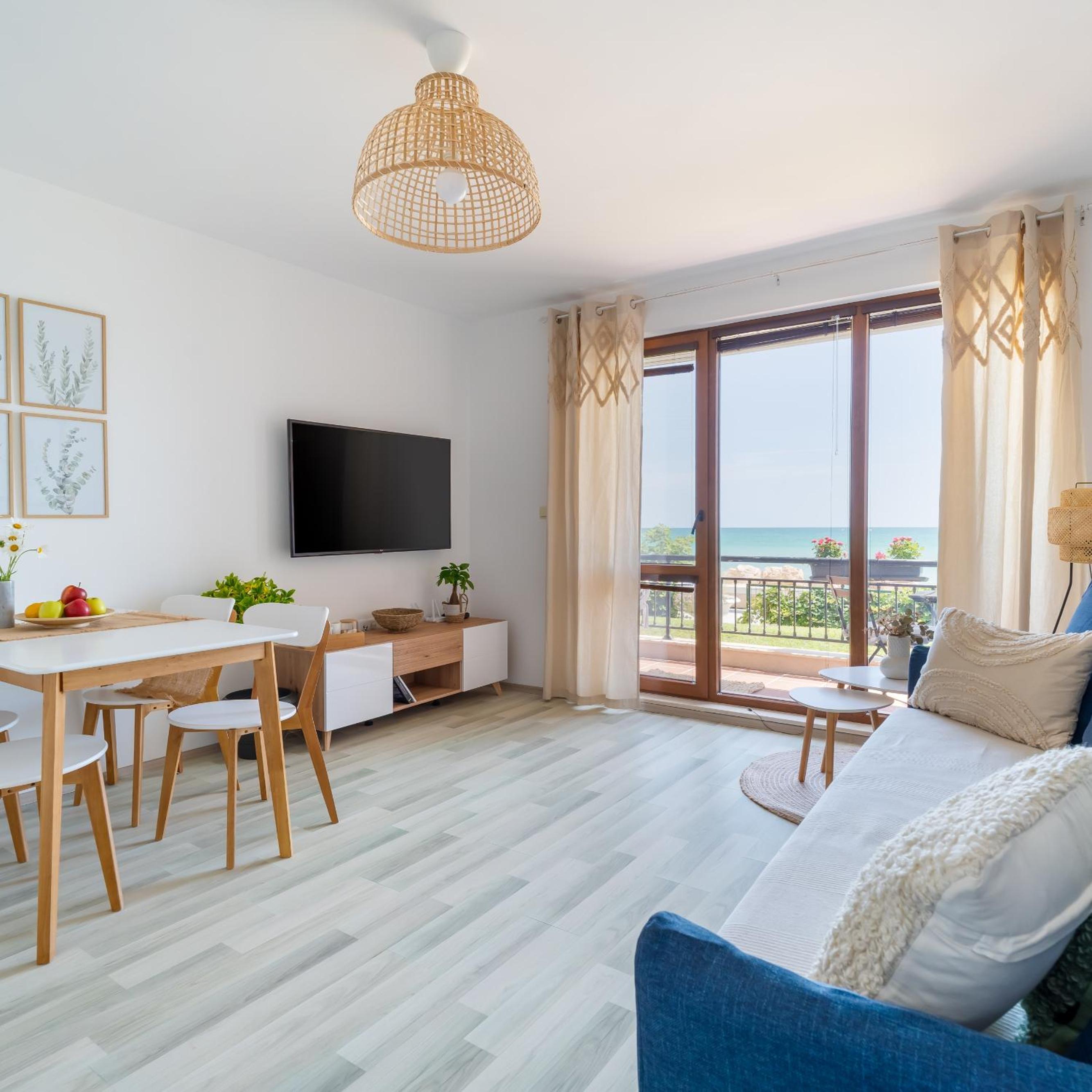One-Bedroom Apartment - Photo 1