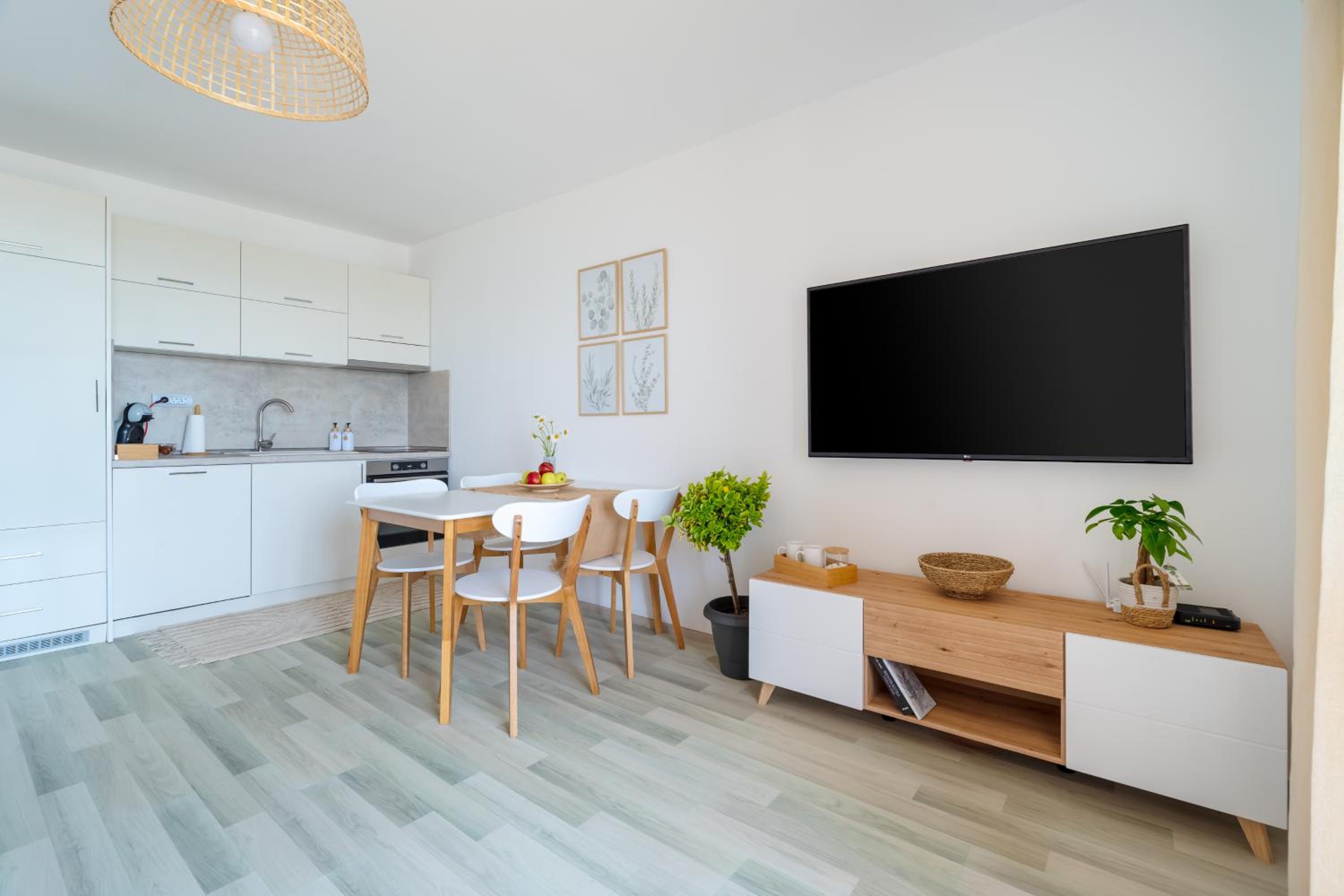 One-Bedroom Apartment - Photo 19