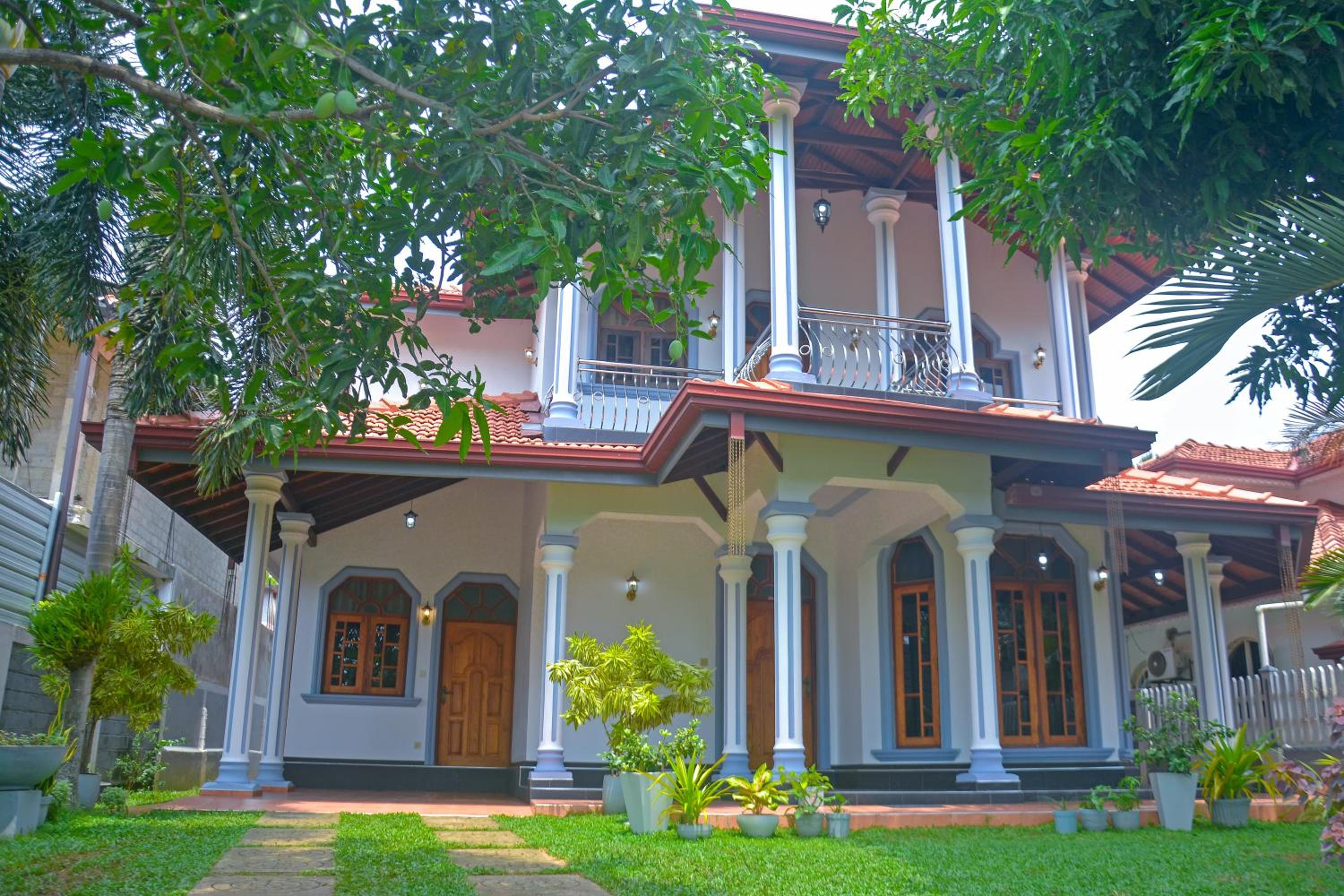 Villa photo 2