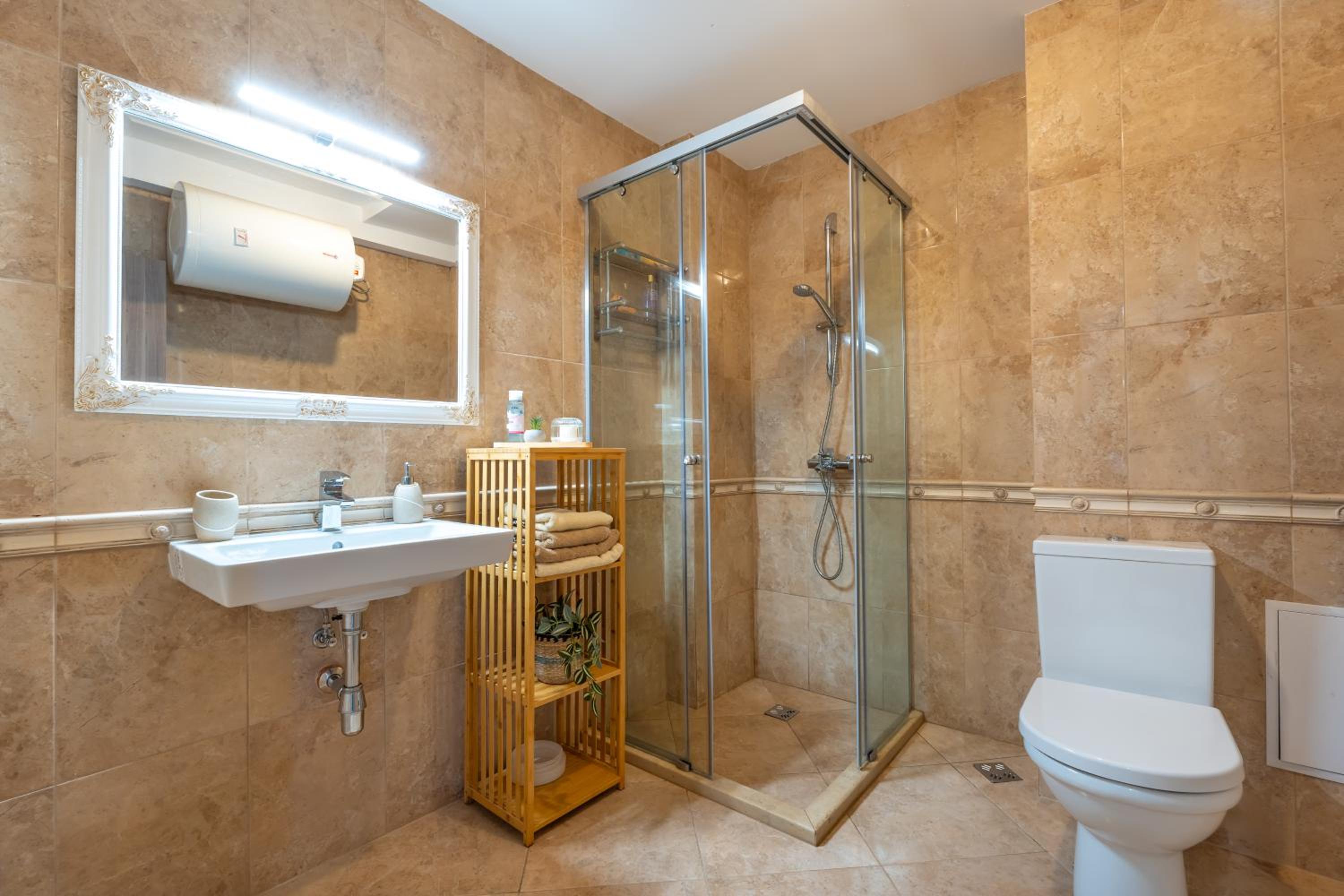 One-Bedroom Apartment - Photo 14