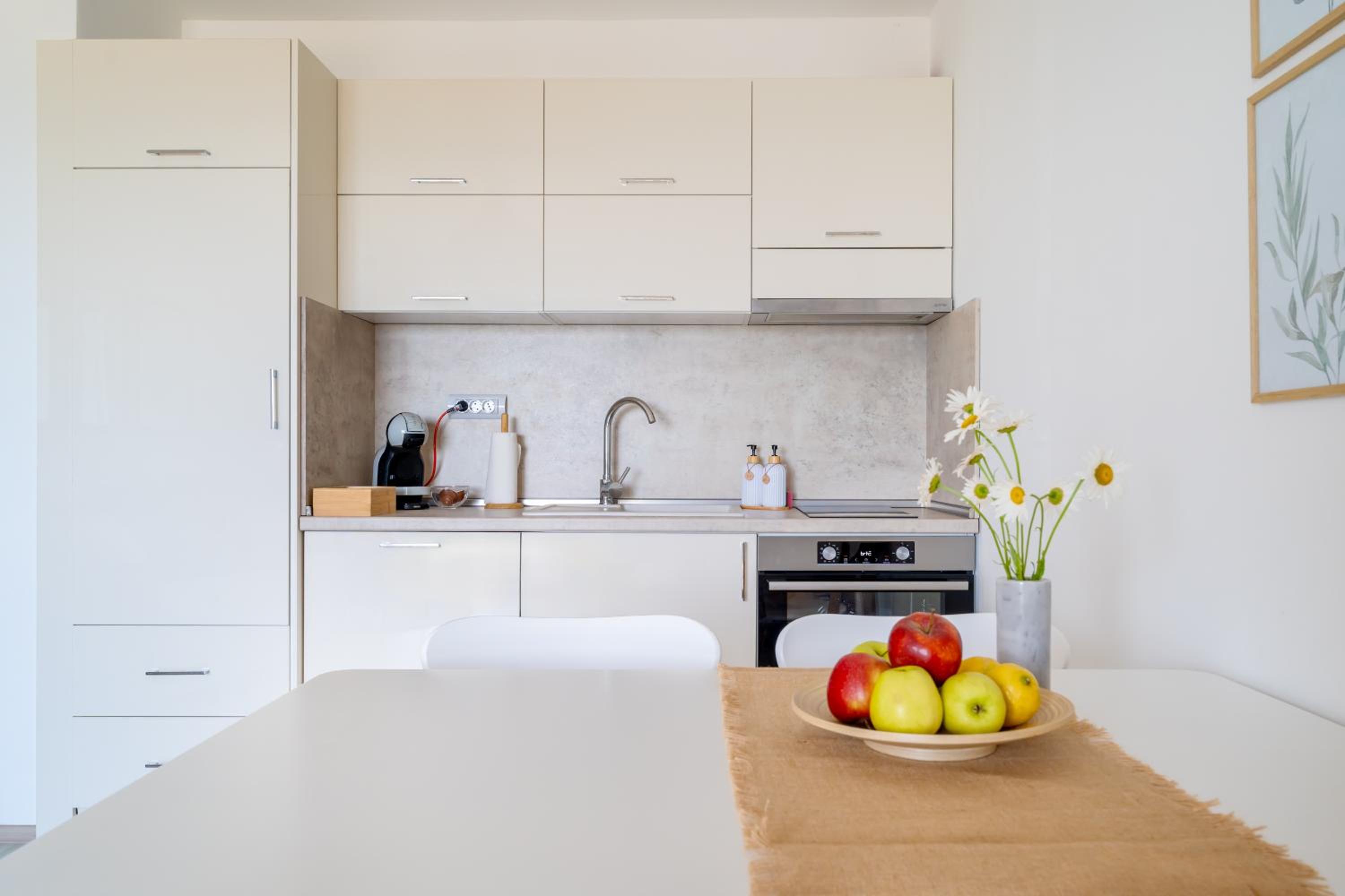 One-Bedroom Apartment - Photo 20