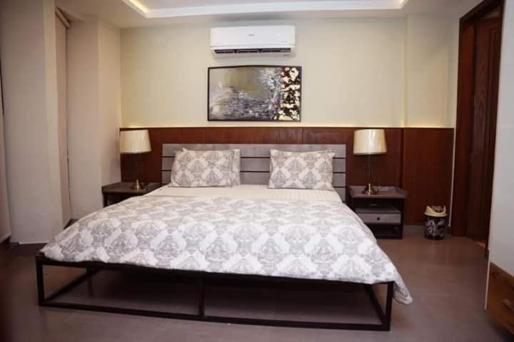 One-Bedroom Apartment photo 2