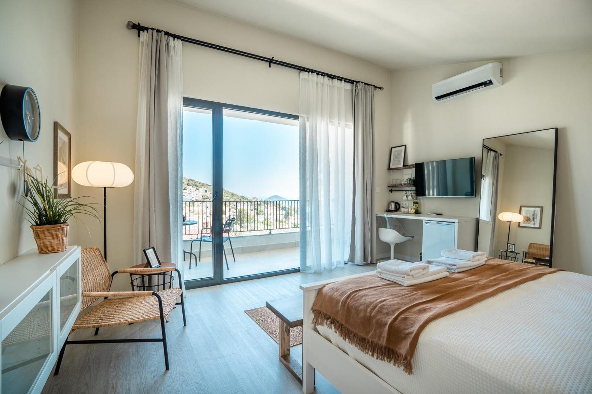 Deluxe Double Room - Photo 8