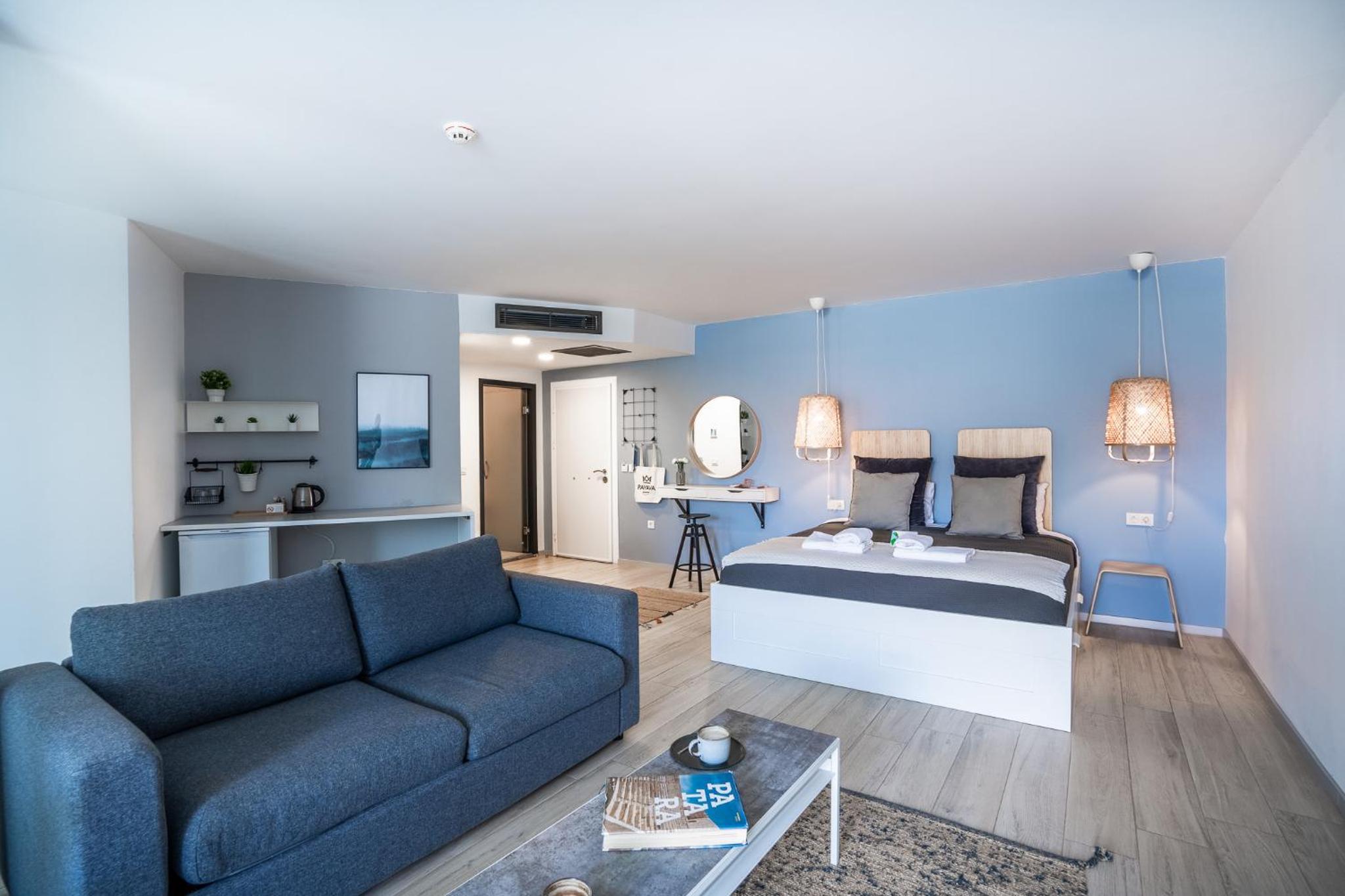 King Suite with Pool View - Photo 1