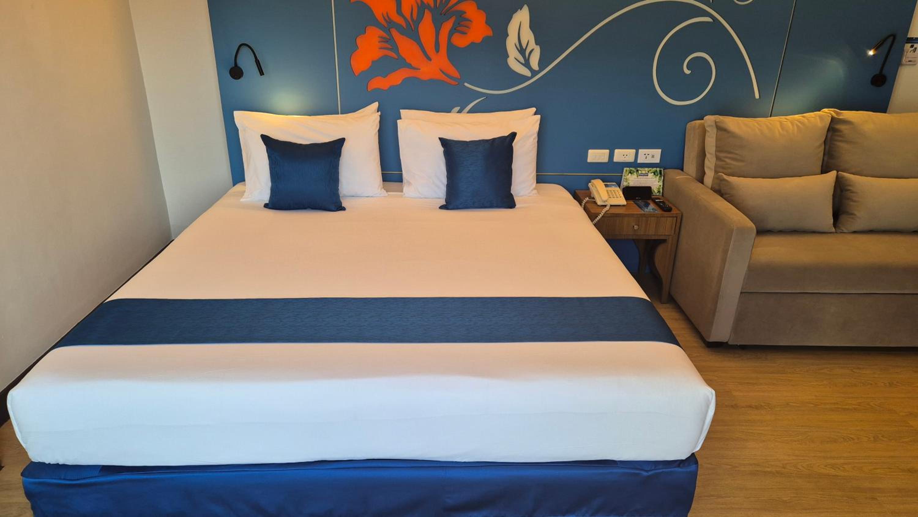 Premier Deluxe Room photo 3
