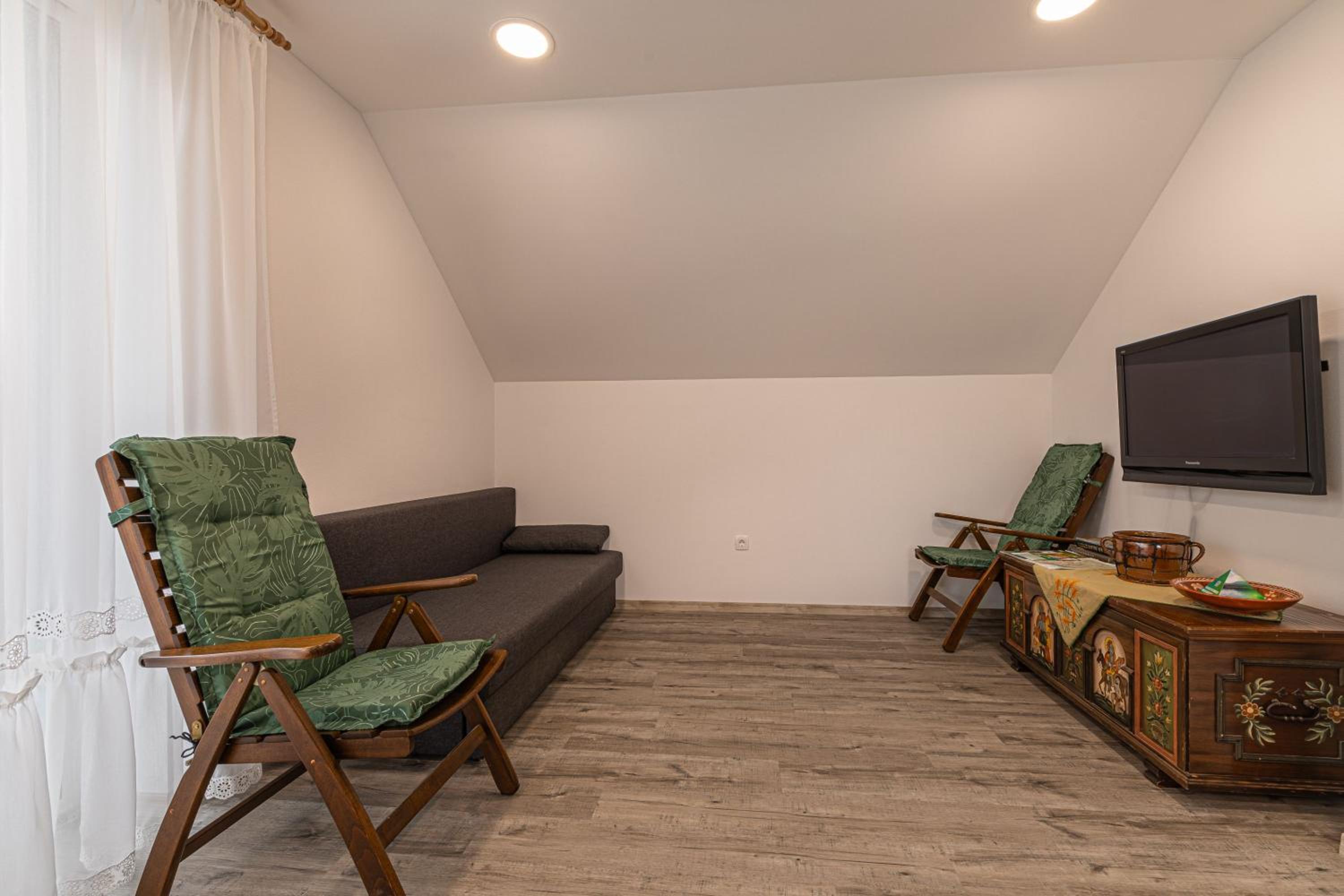 Apartment With Balcony photo 3