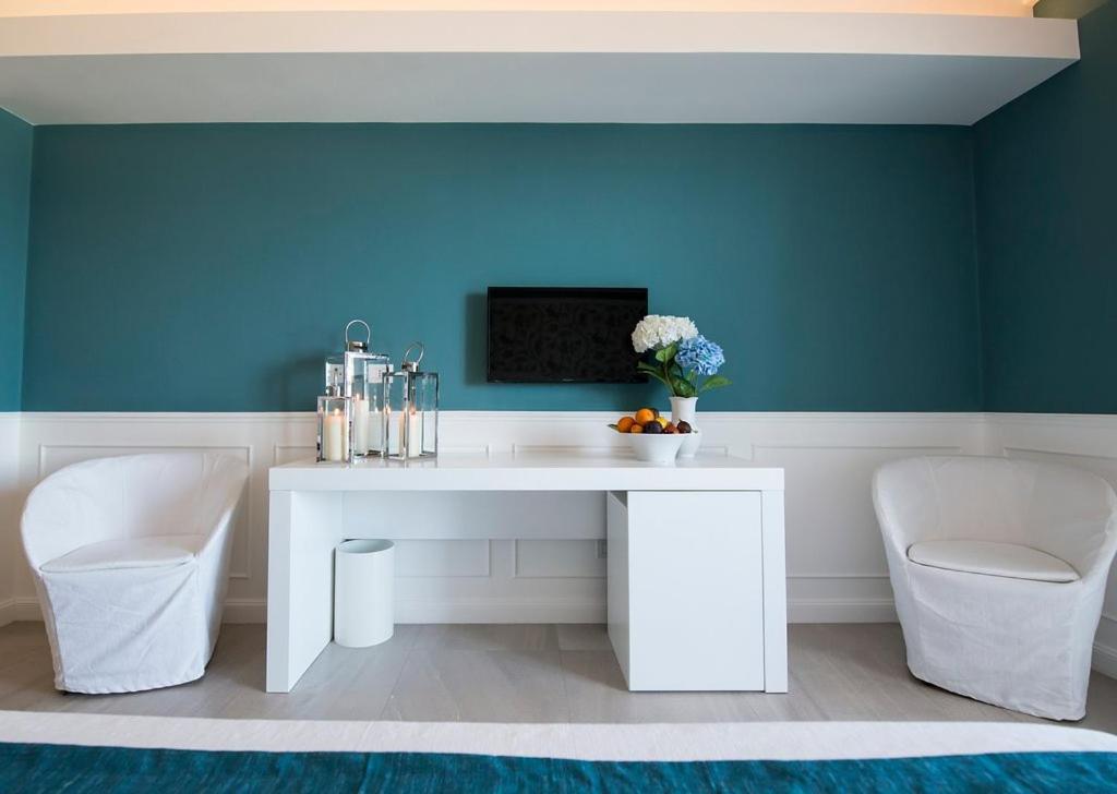 Deluxe Suite with Sea View
