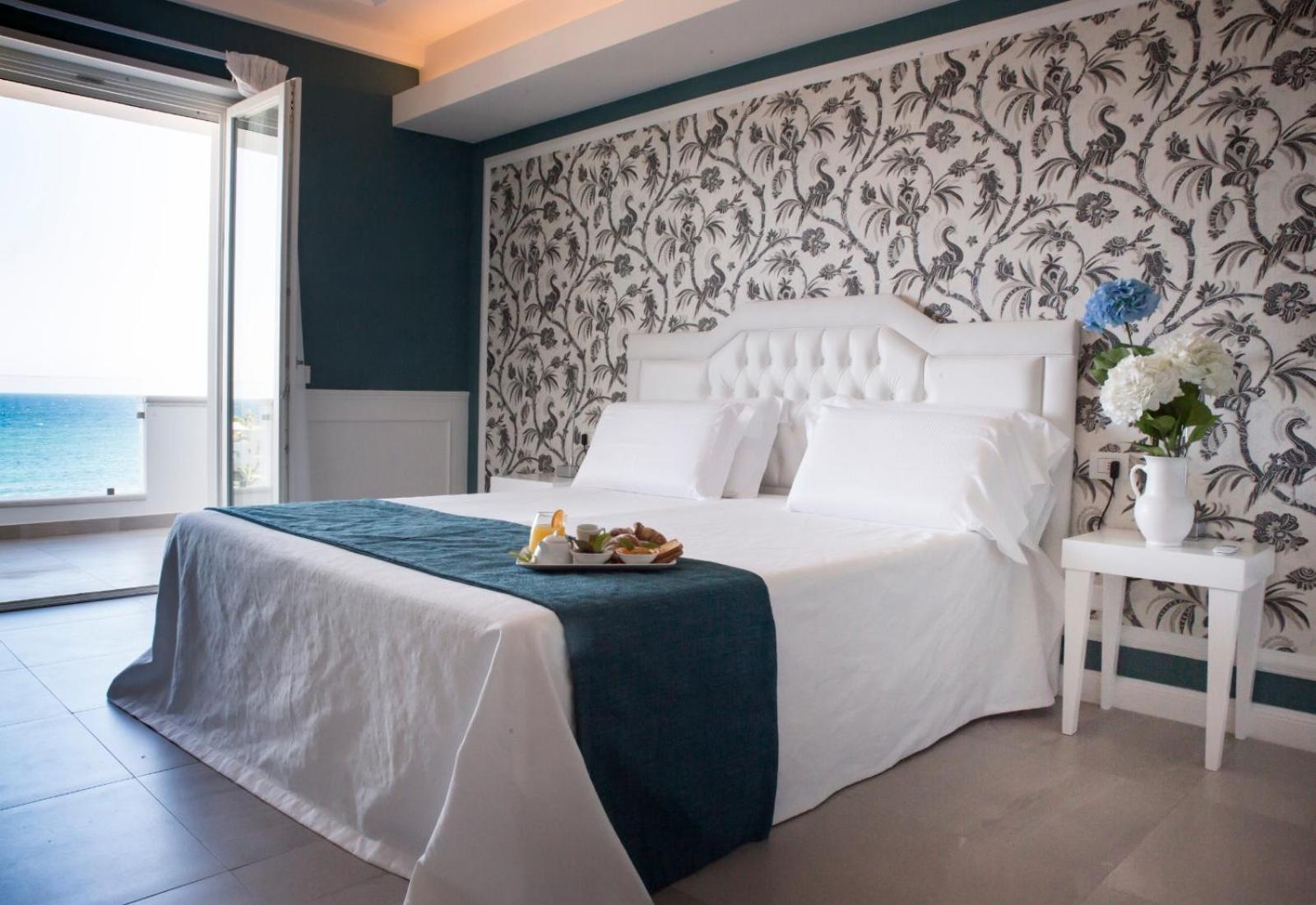 Deluxe Suite with Sea View