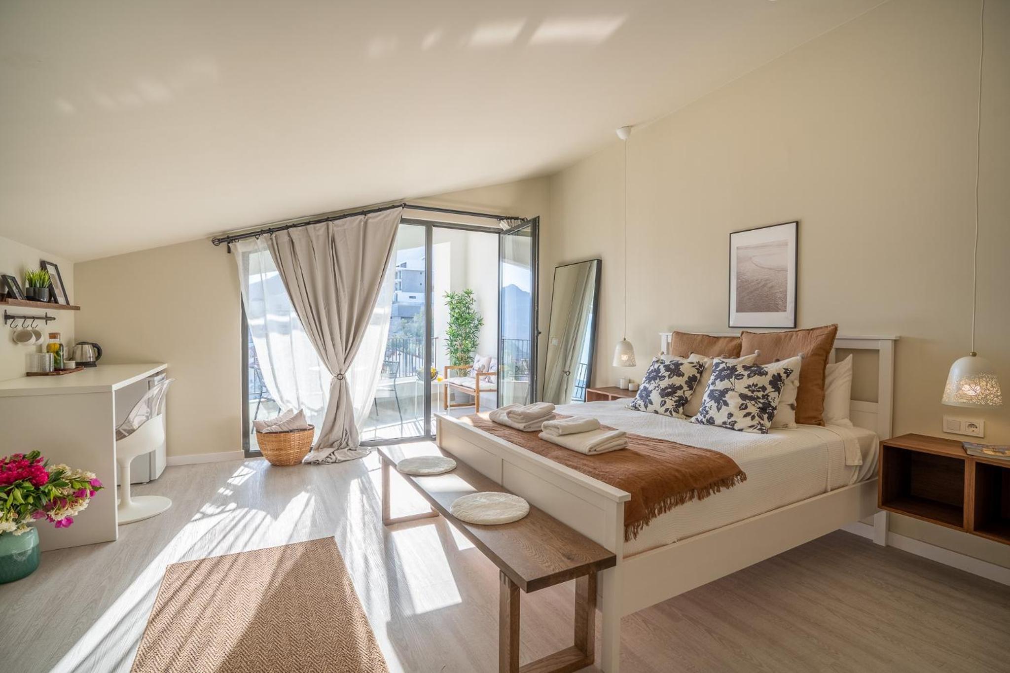 Queen Room with Sea View - Photo 1