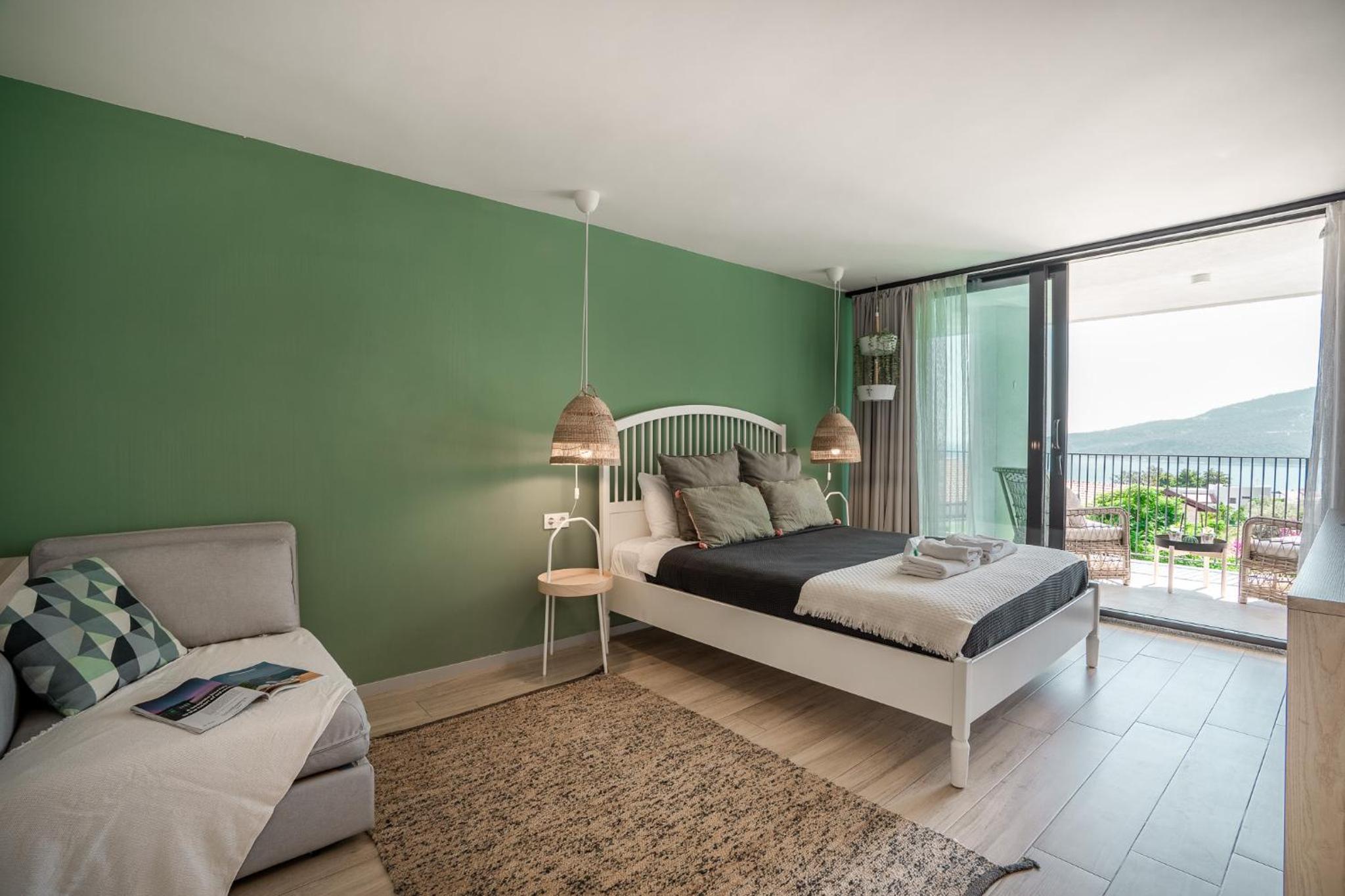 Queen Room with Sea View - Photo 4