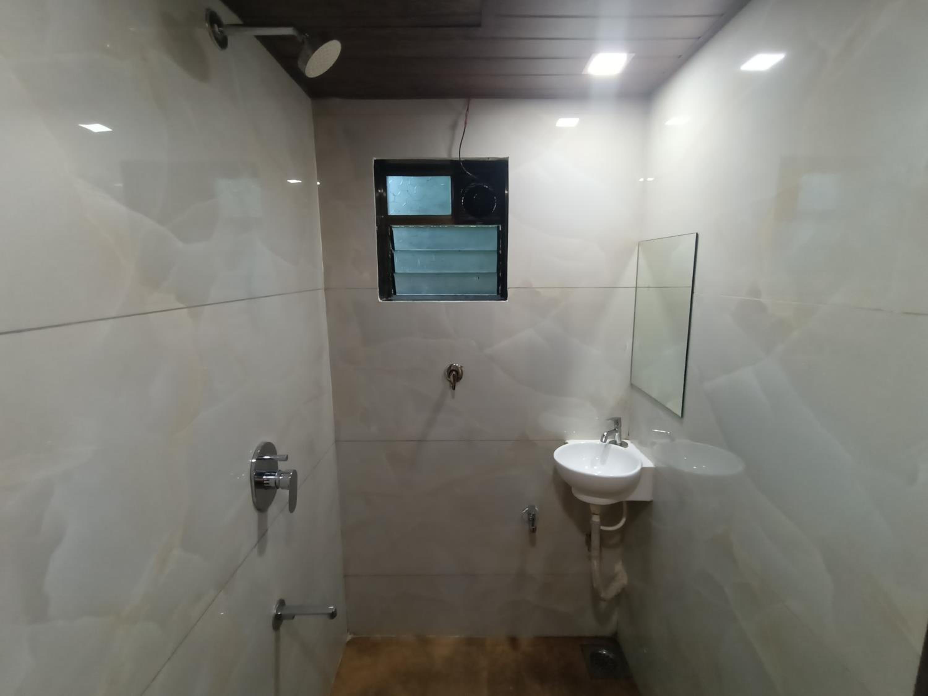 Deluxe Room - Photo 12