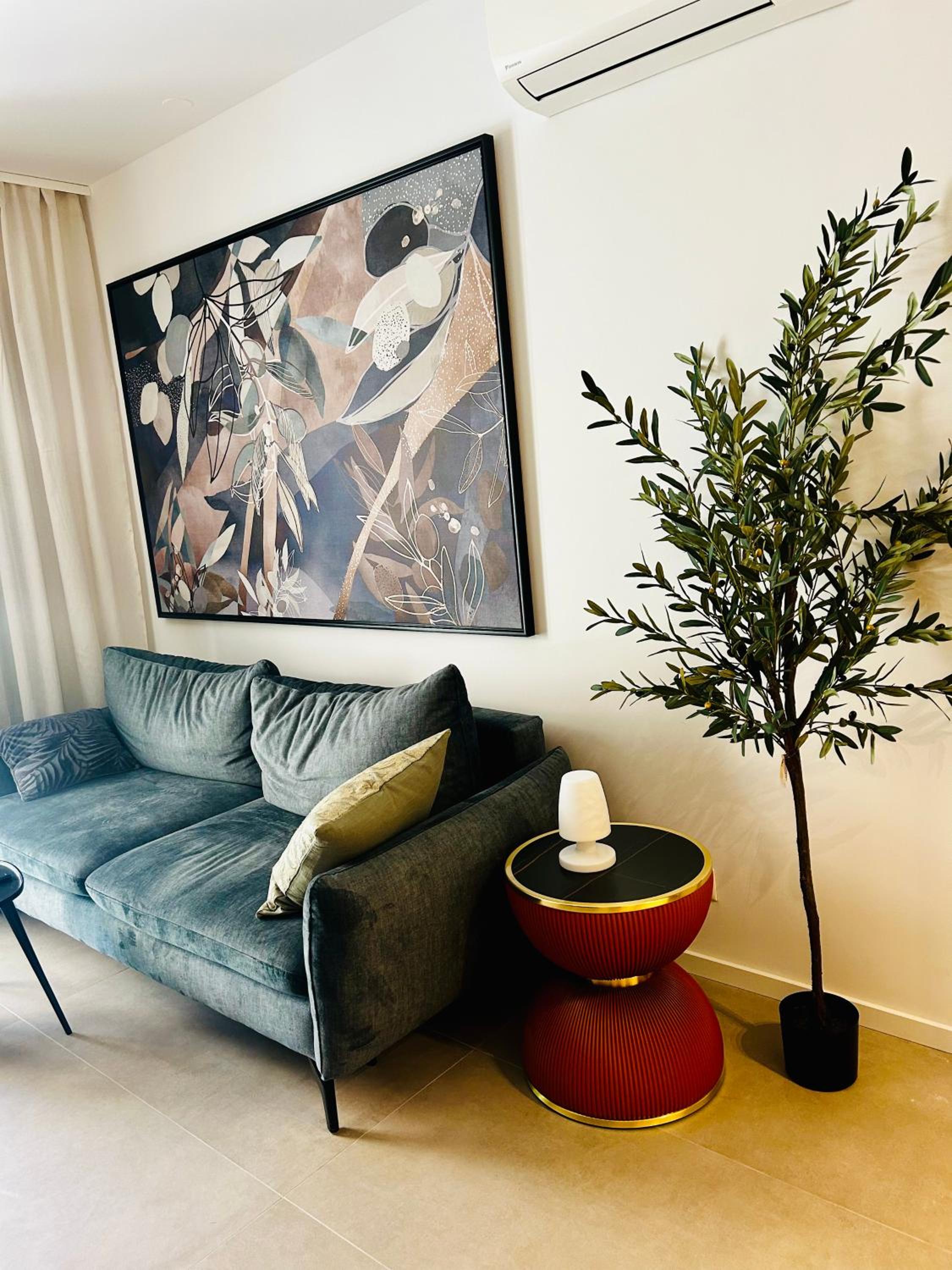 Deluxe One-Bedroom Apartment With Garden View