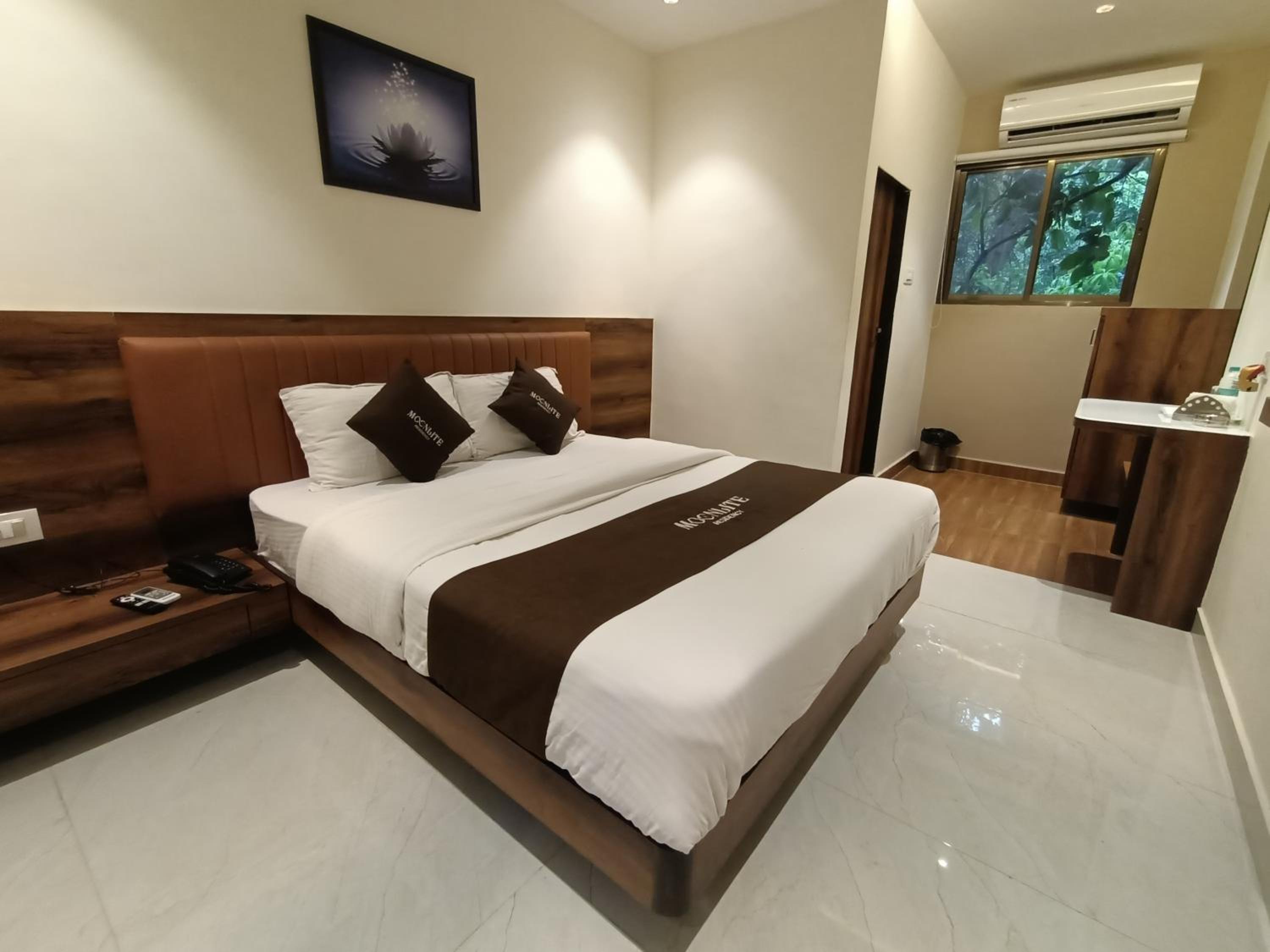 Deluxe Room - Photo 26