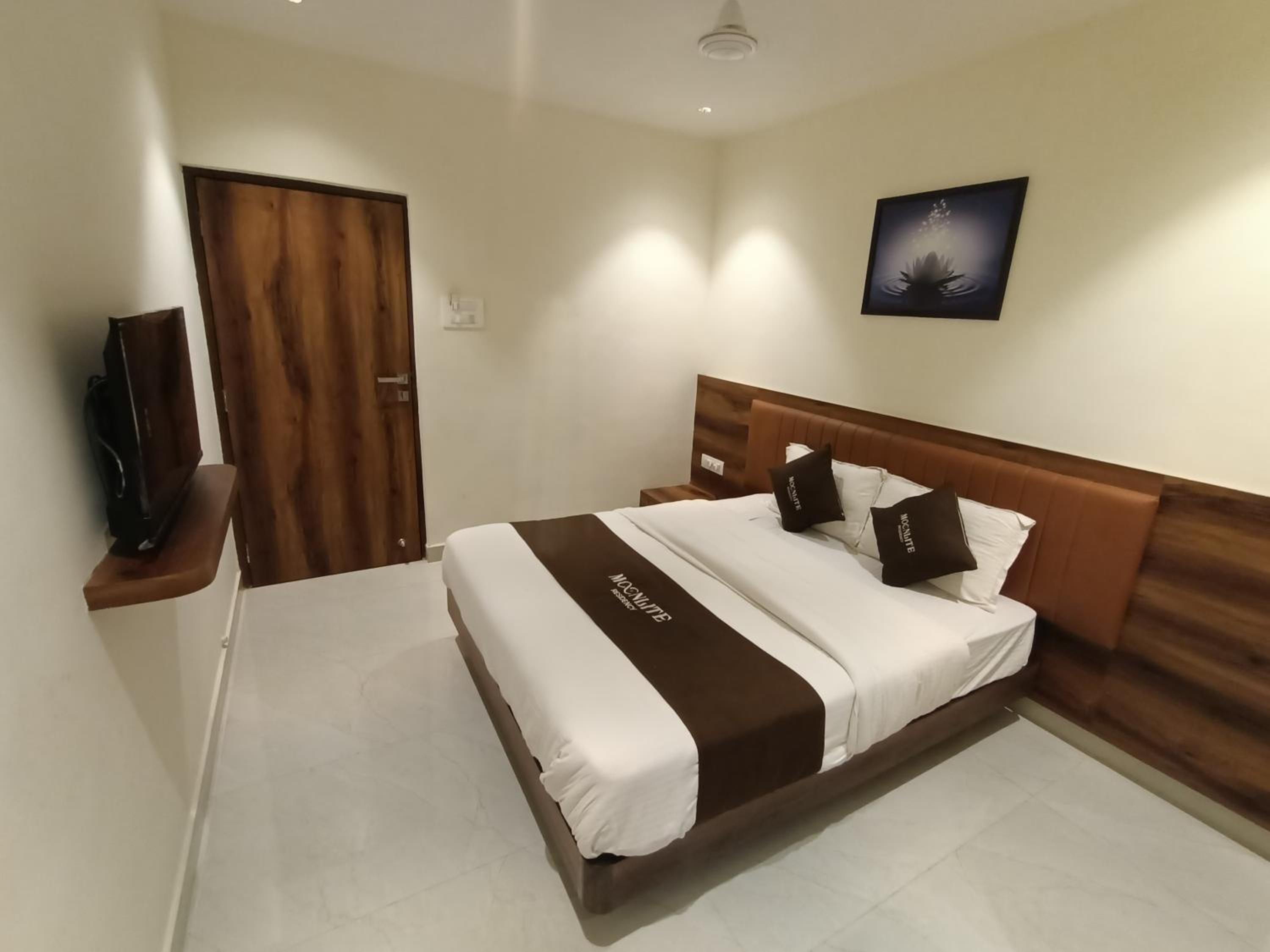 Deluxe Room - Photo 4