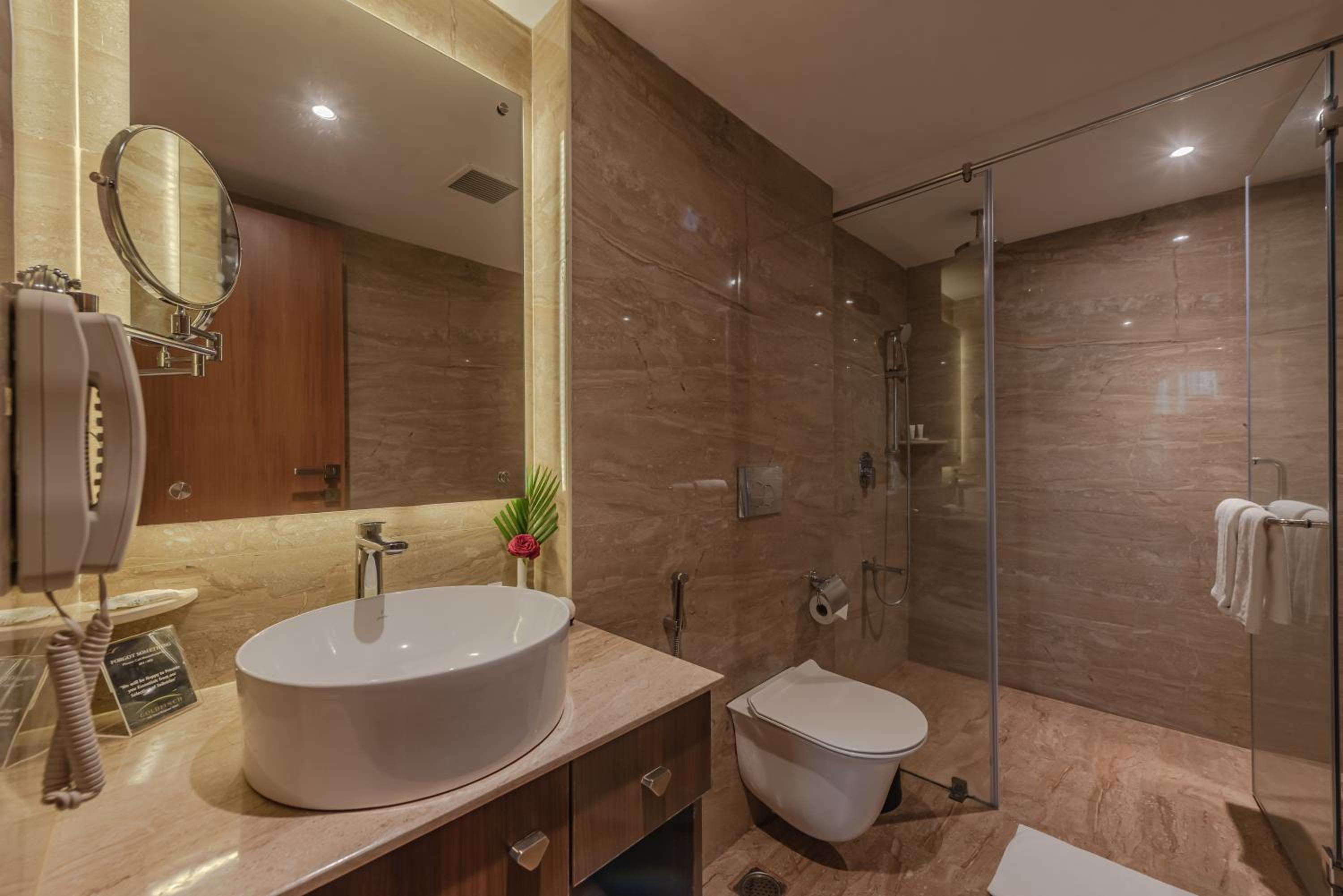 Executive Suite - Photo 2