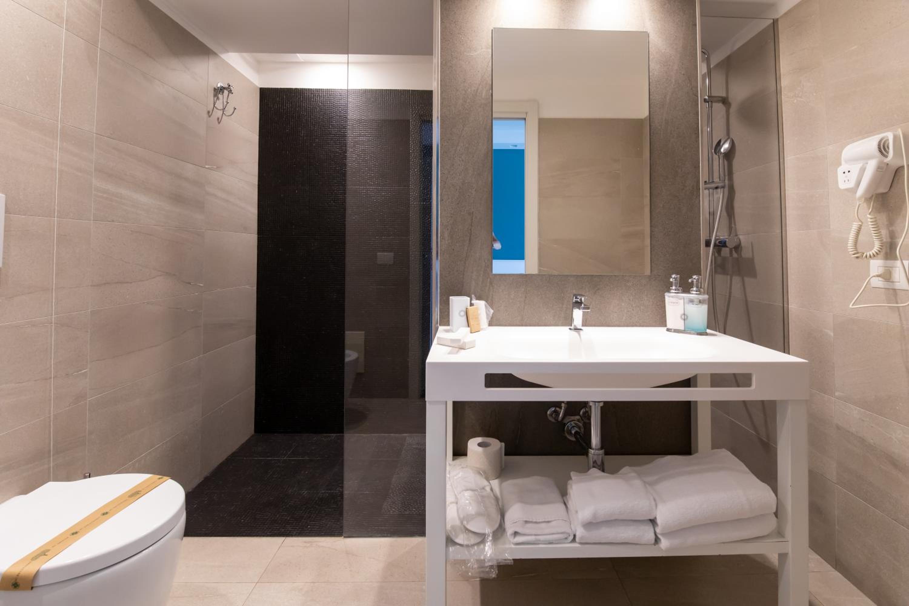 Suite with Pool View