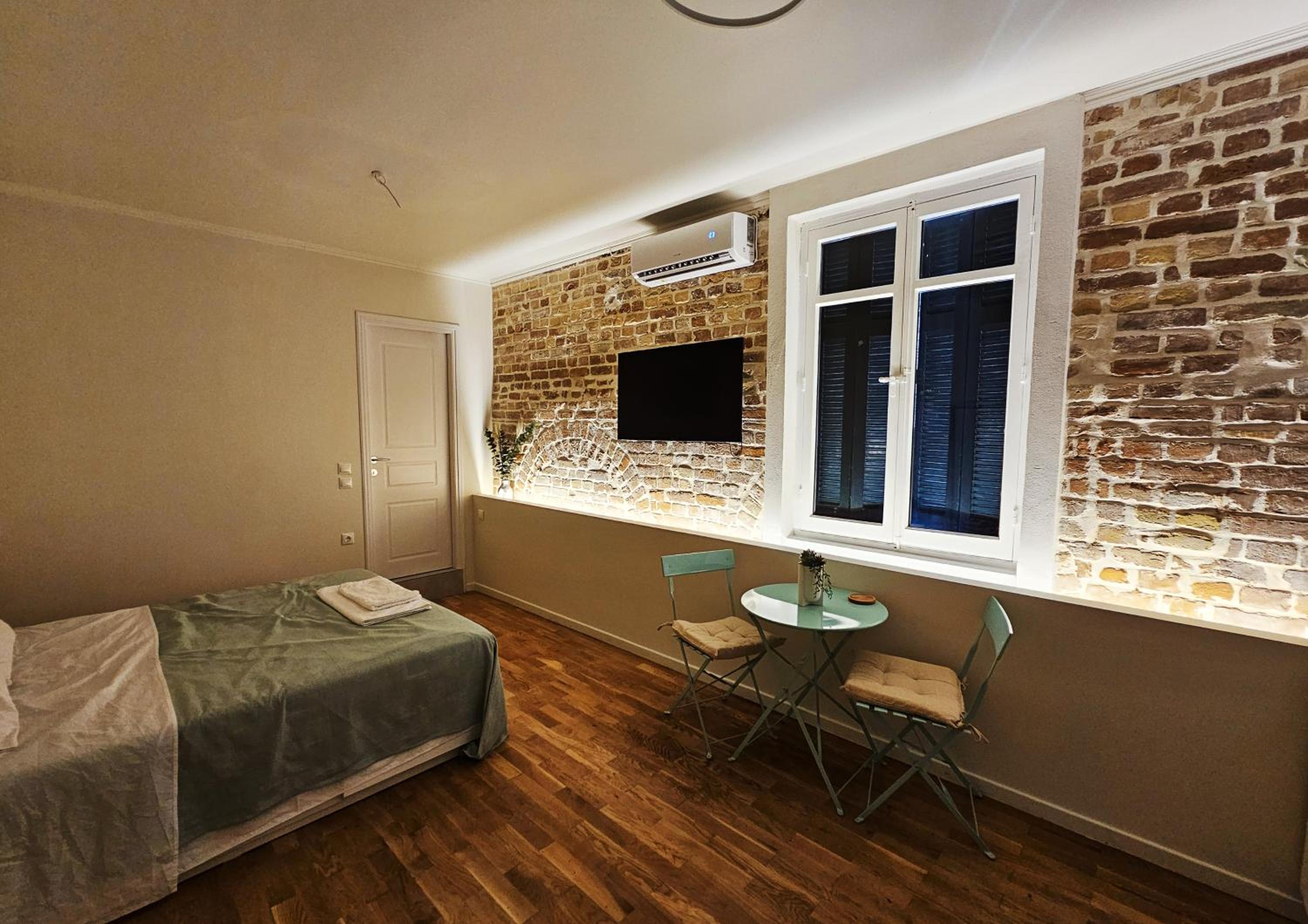 Studio Apartment photo 1