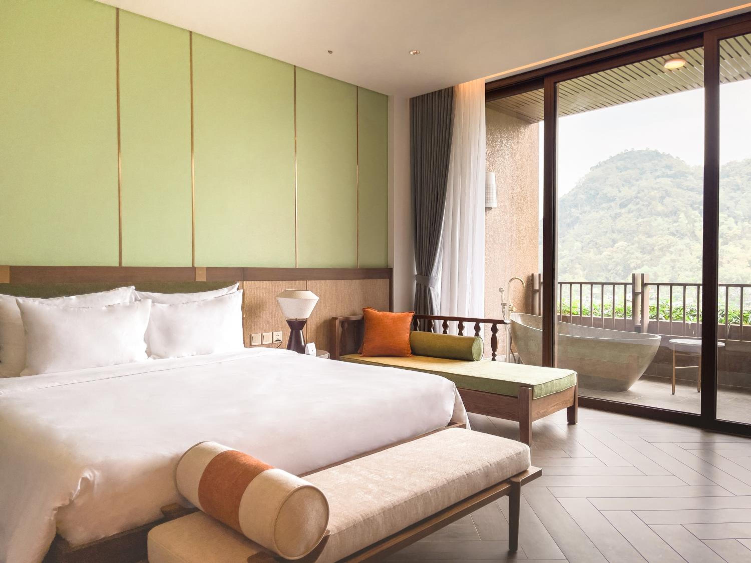 Suite with Mountain View - Photo 1