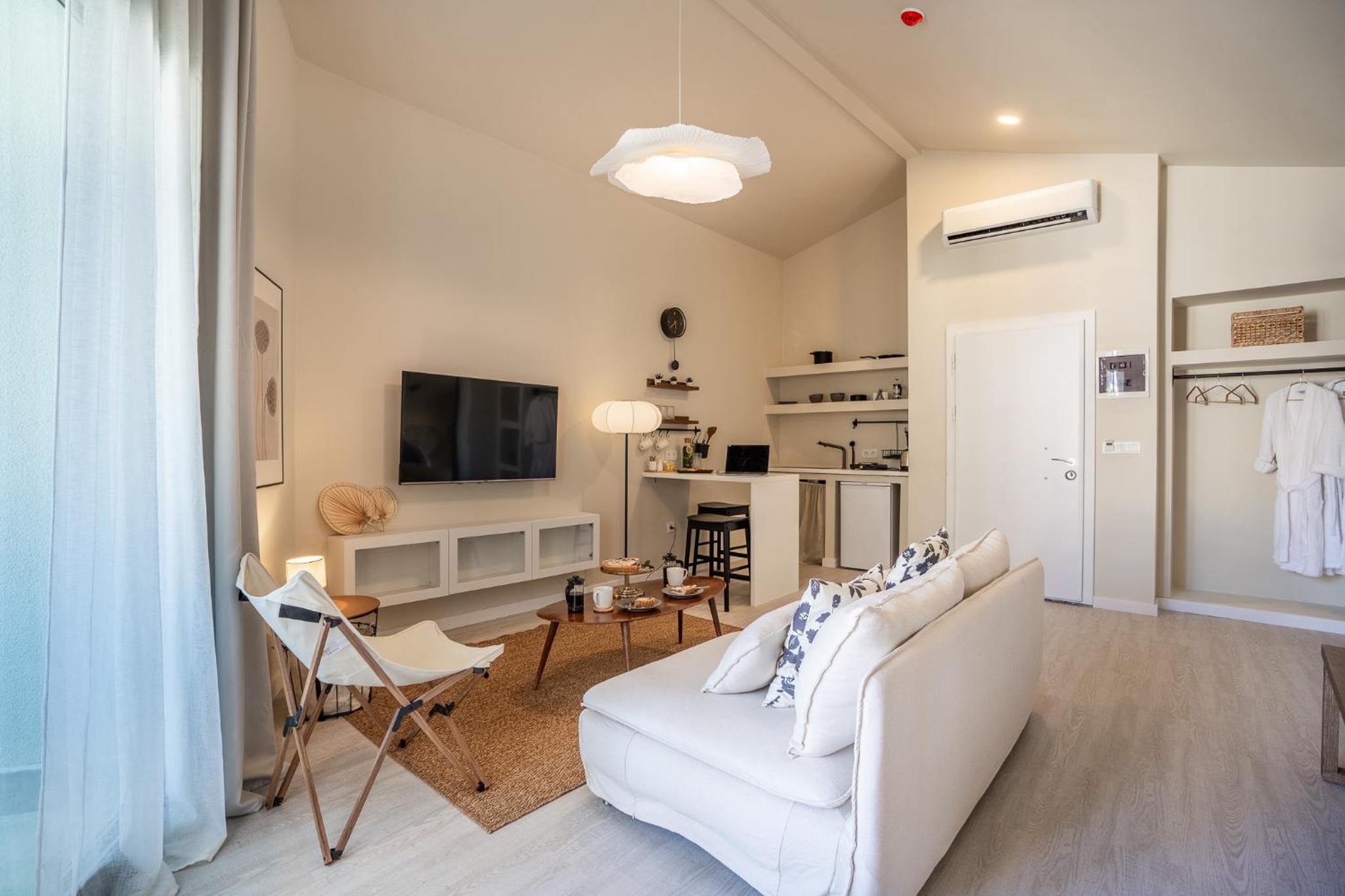 Two-Bedroom Suite - Photo 7