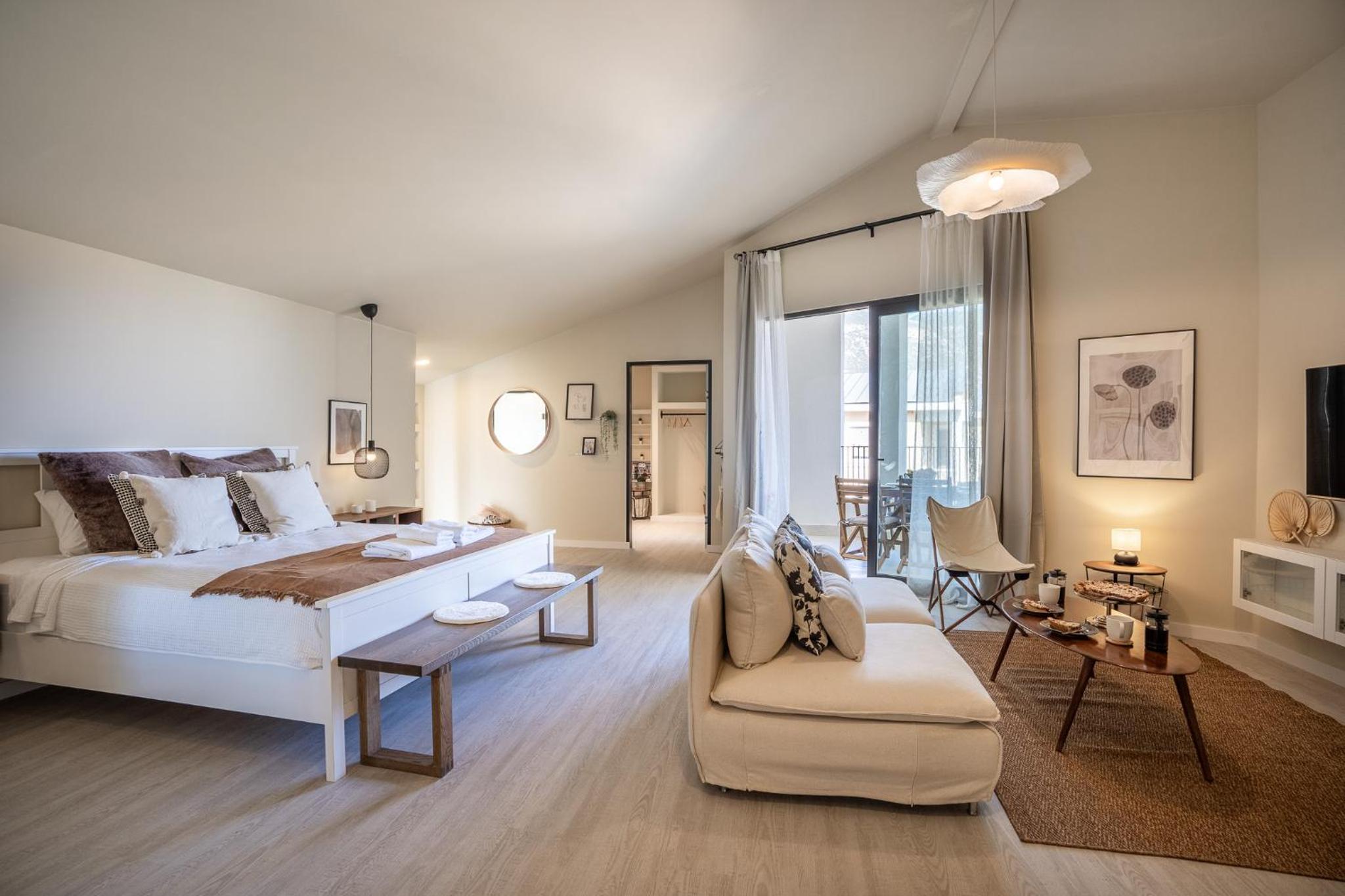 Two-Bedroom Suite - Photo 8