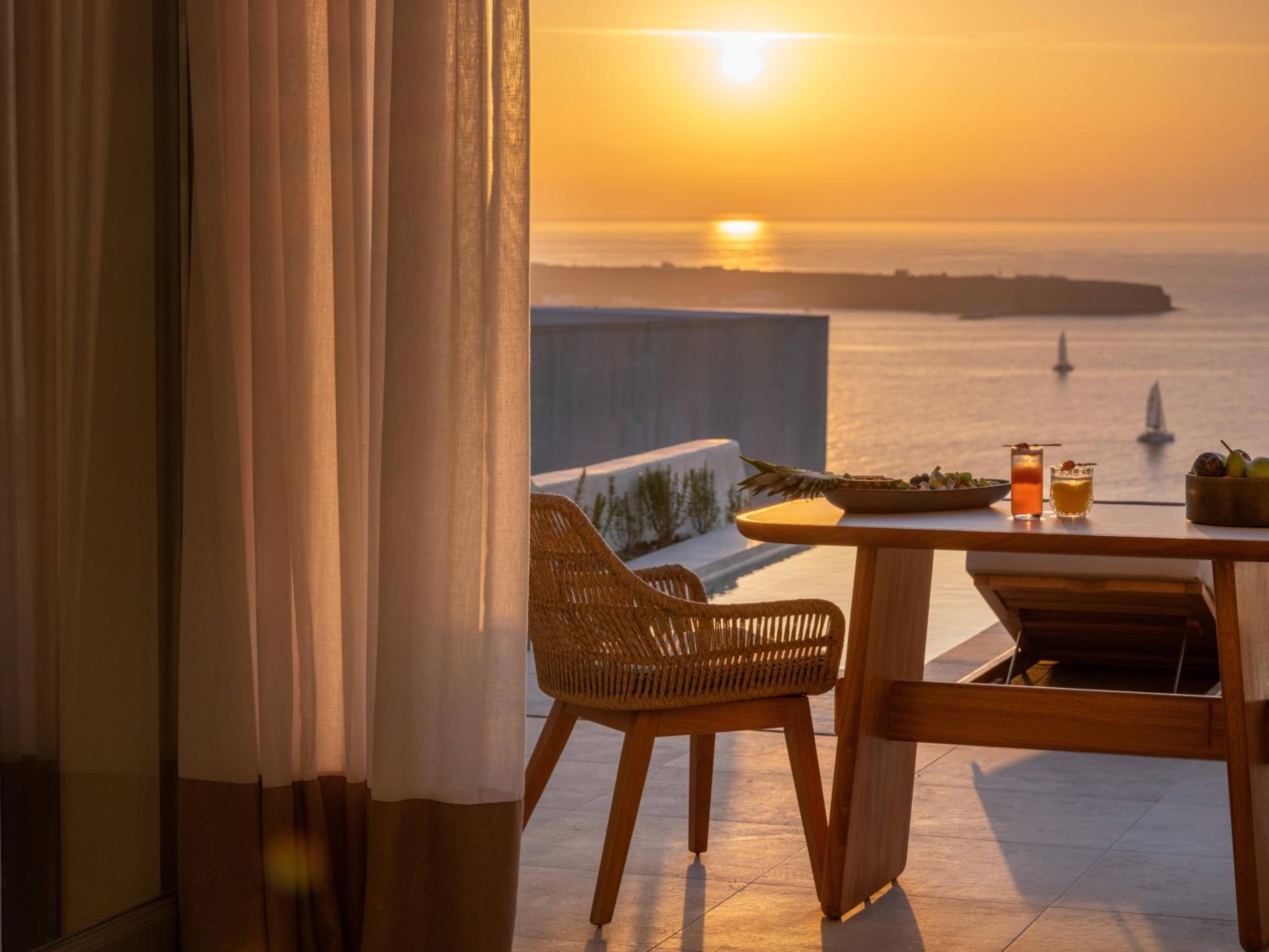 Unwind Sunset & Sea View Junior Suite with Pool - Photo 13