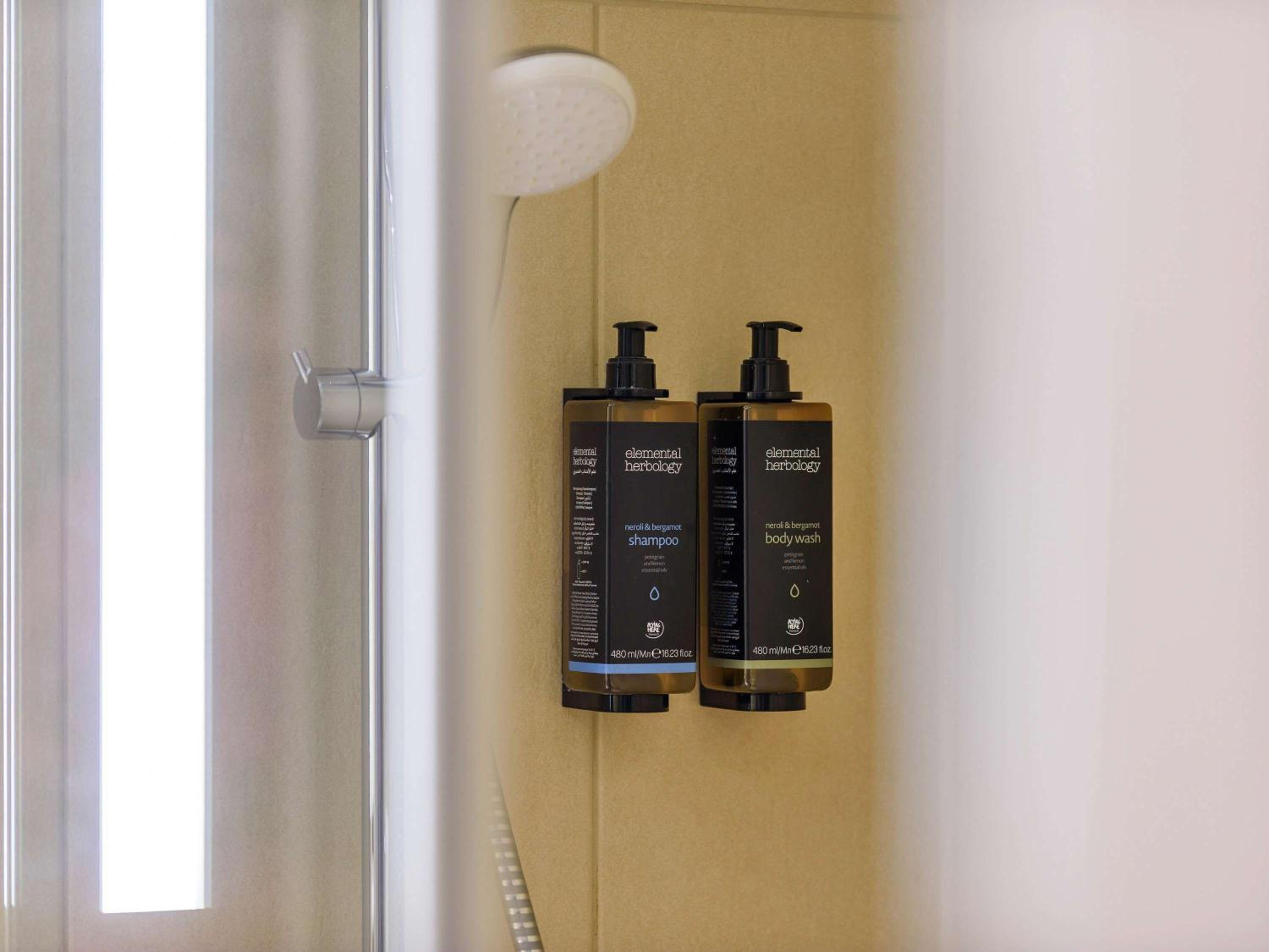 Standard Twin Room - Photo 6