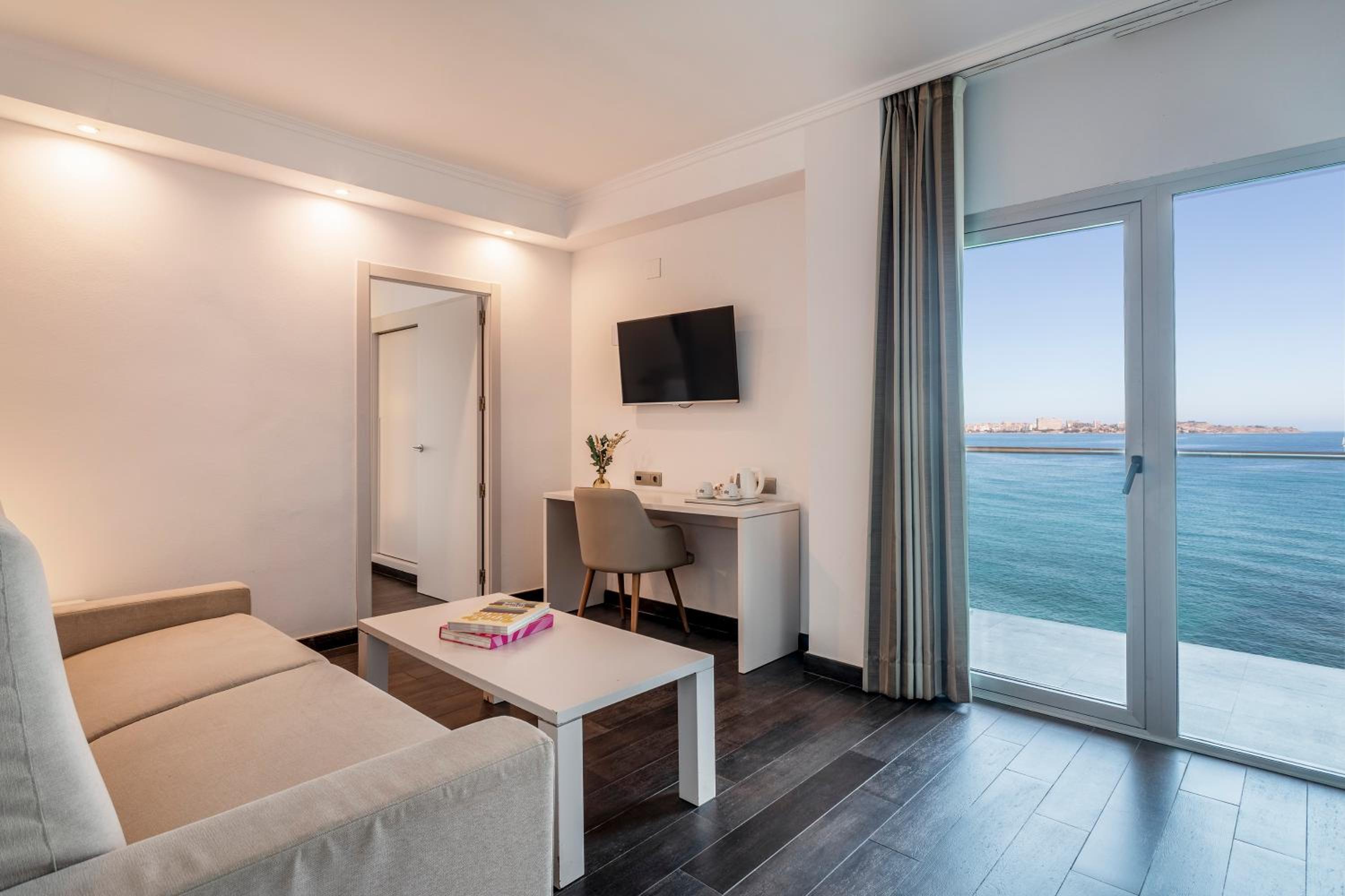 The Townhouse Port View - Photo 4