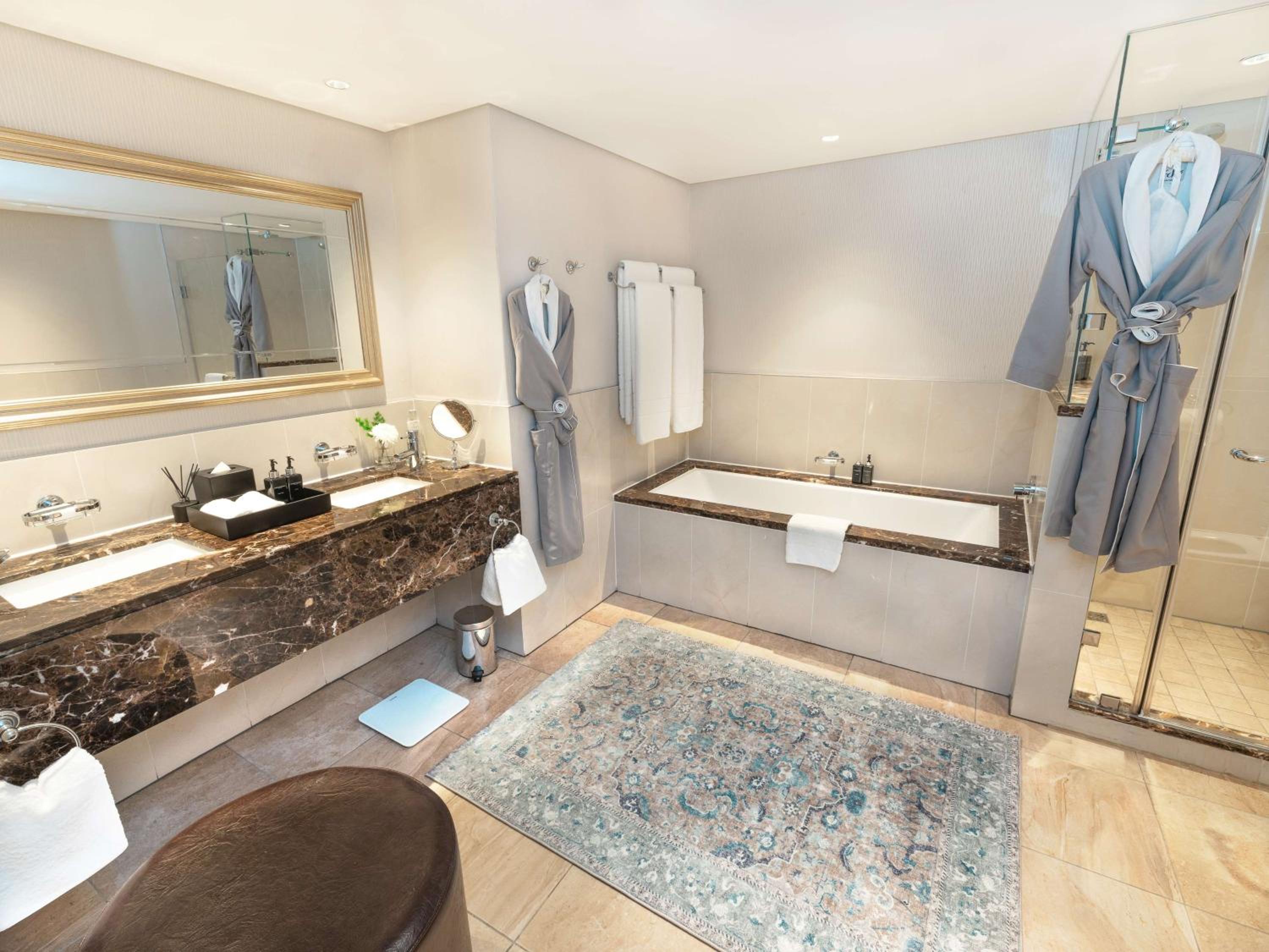 Executive Suite thumbnail 5