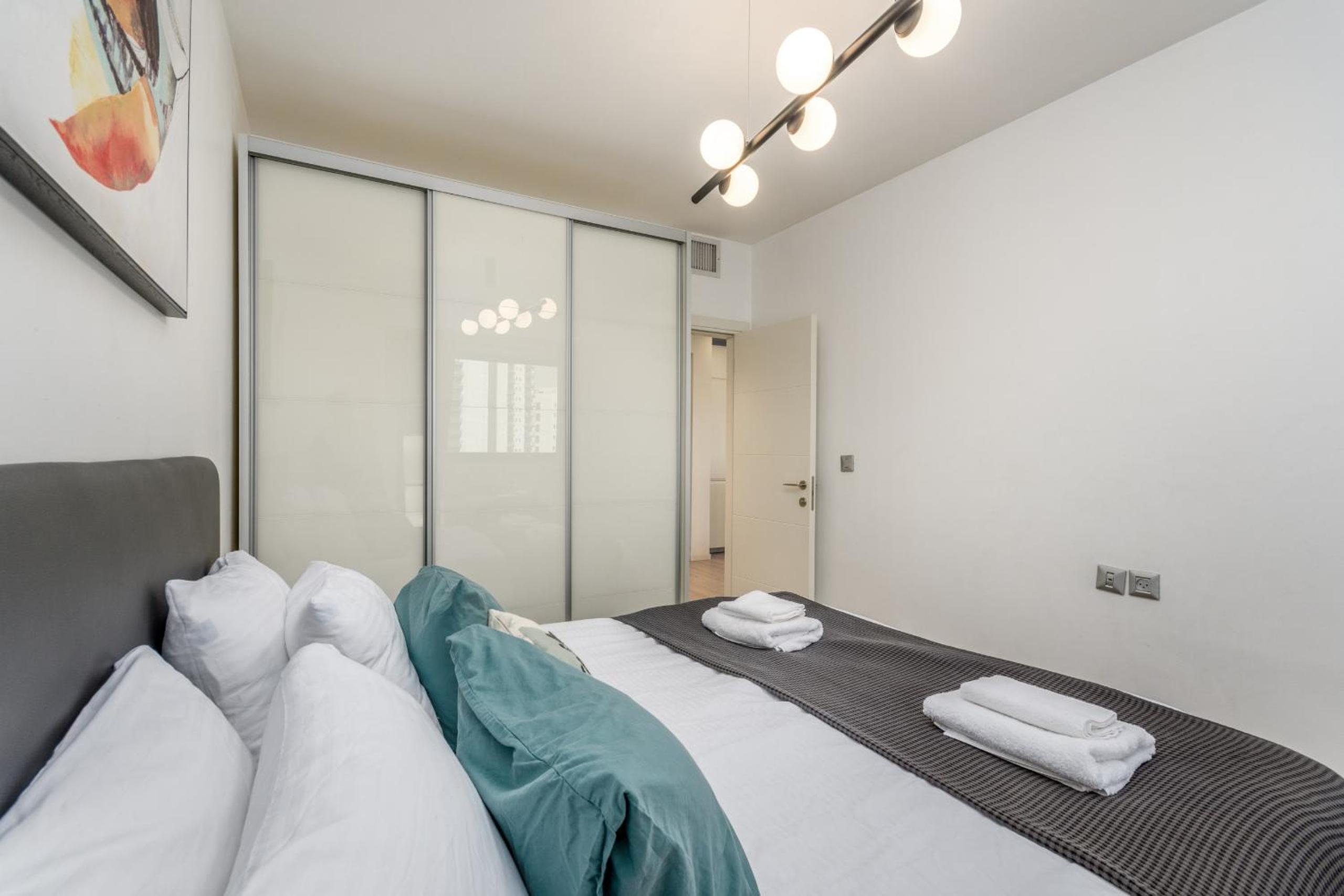 Apartment with Balcony - Photo 23