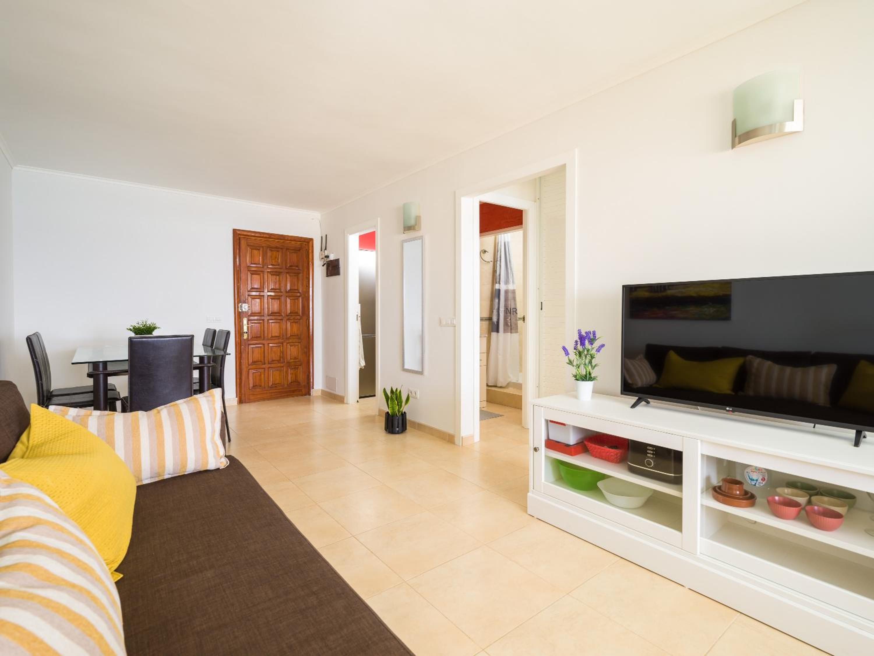 One-Bedroom Apartment photo 2