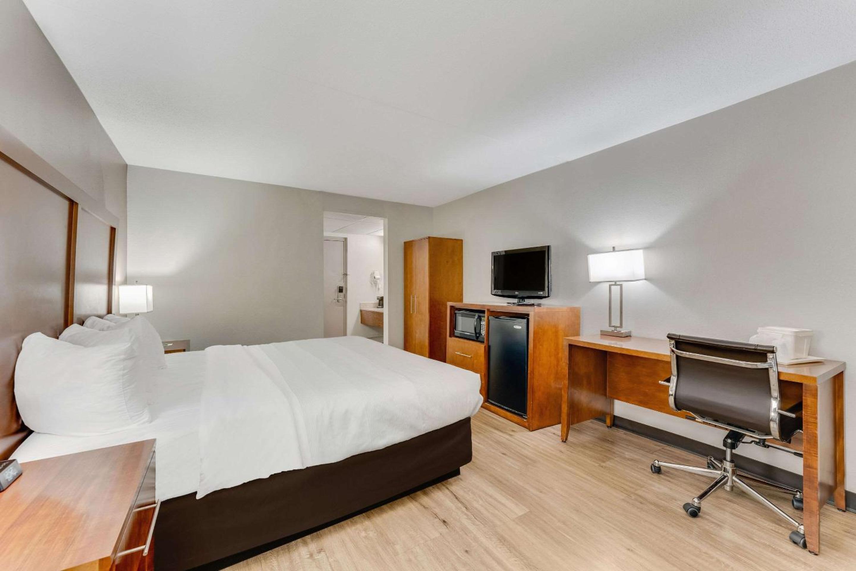 King Room - Non Smoking - Photo 2