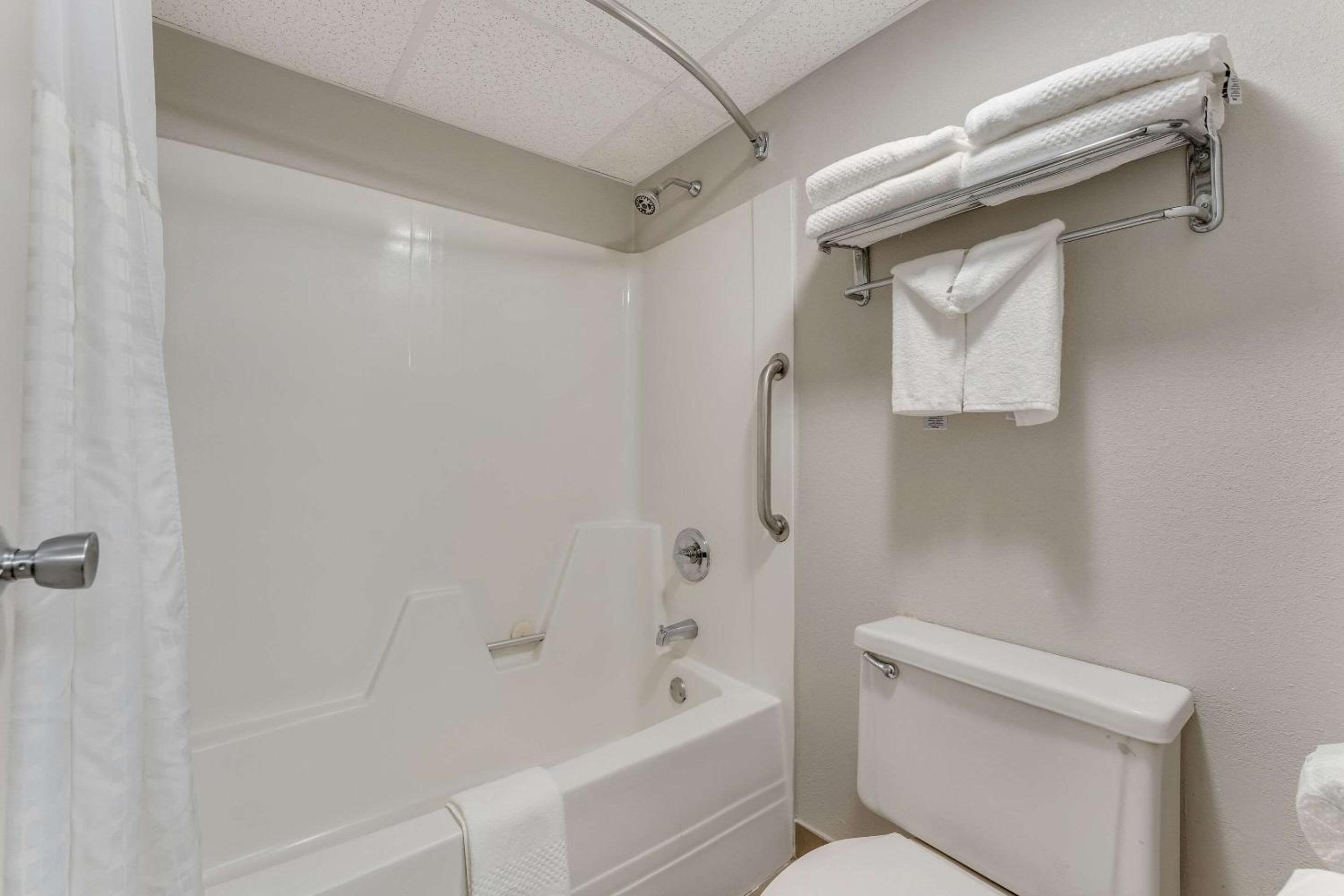 Double Room with Two Double Beds - Non-Smoking - Photo 3