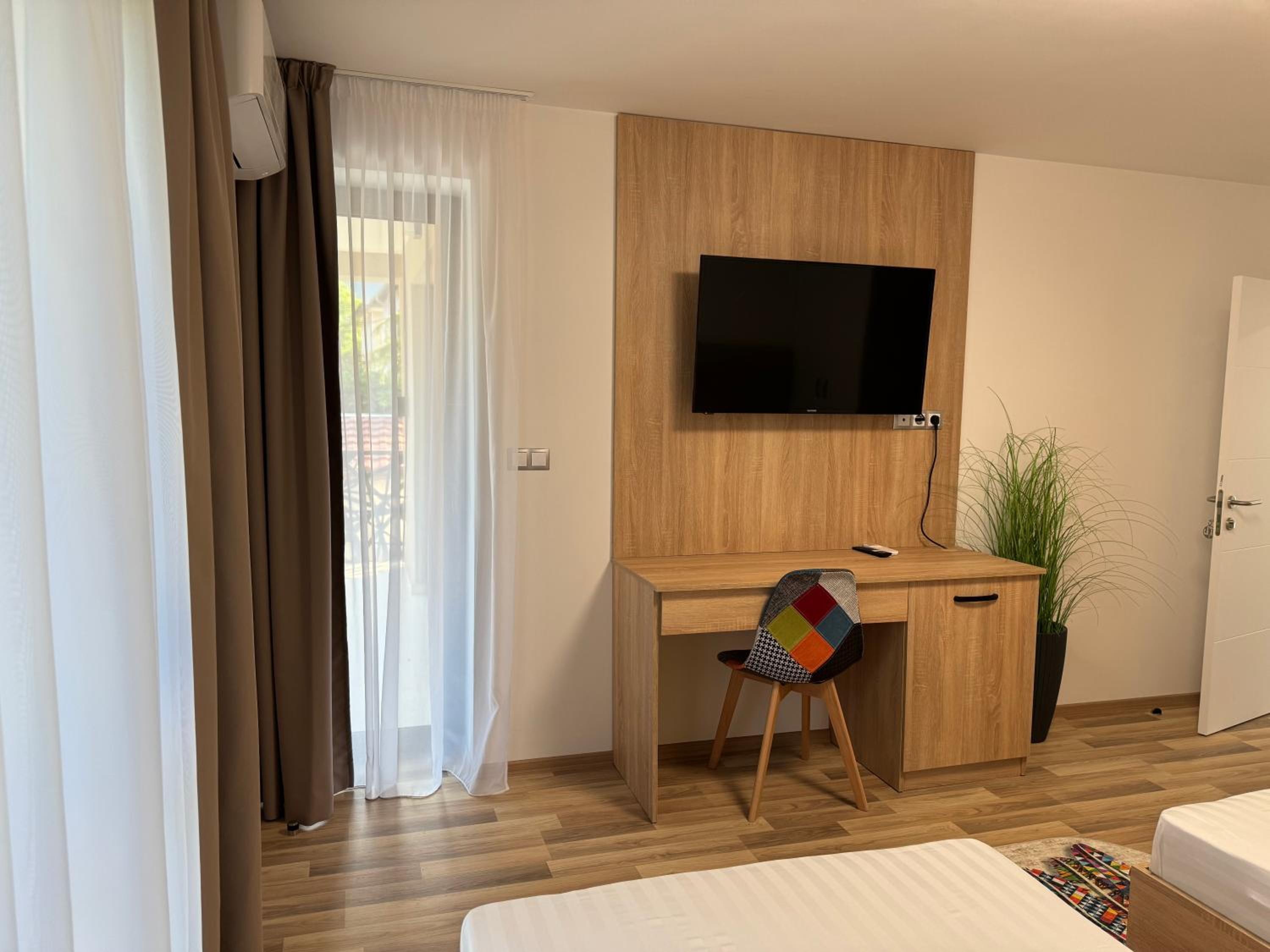 Double or Twin Room with Balcony photo 2