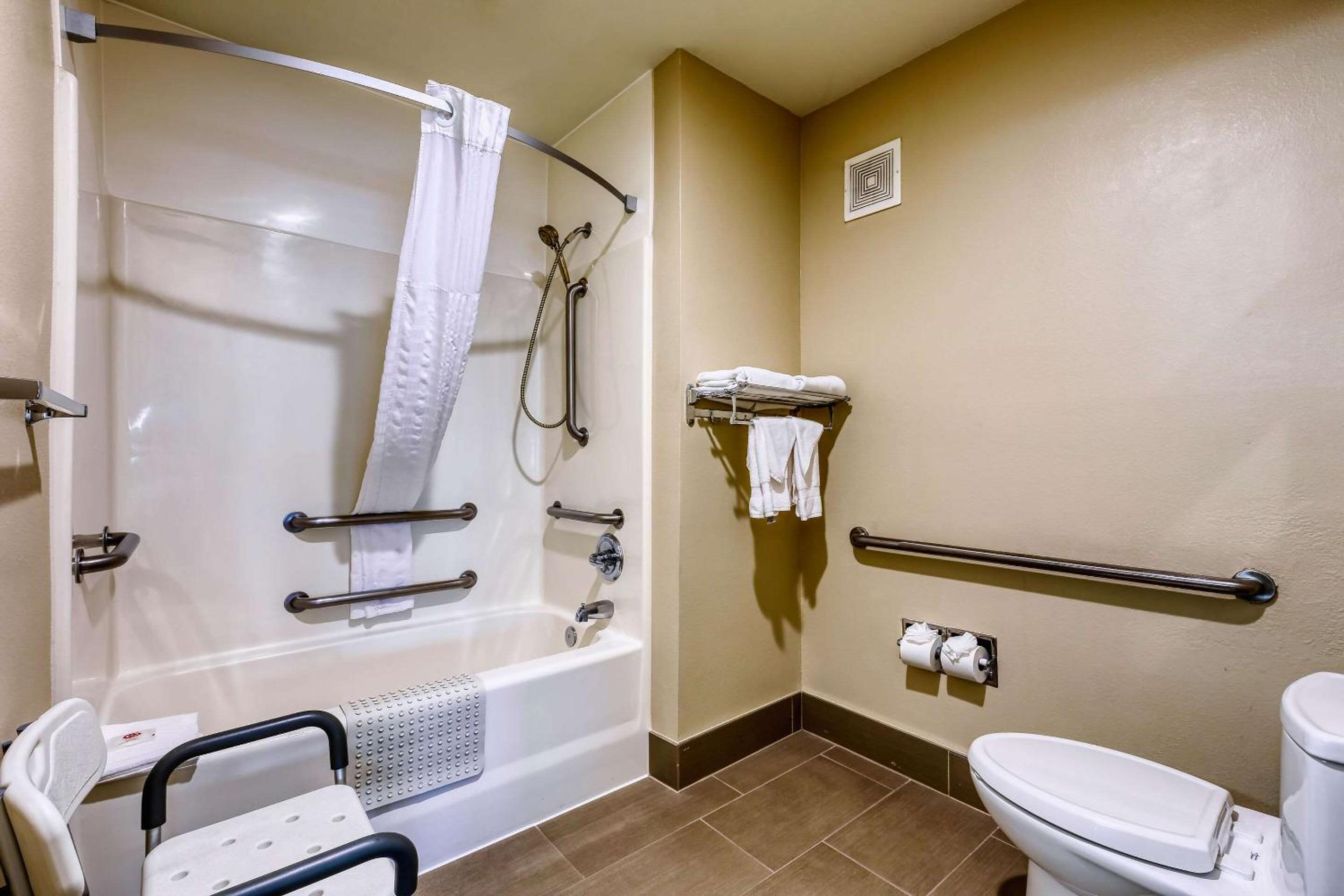 King Room - Accessible/Non-Smoking - Photo 3