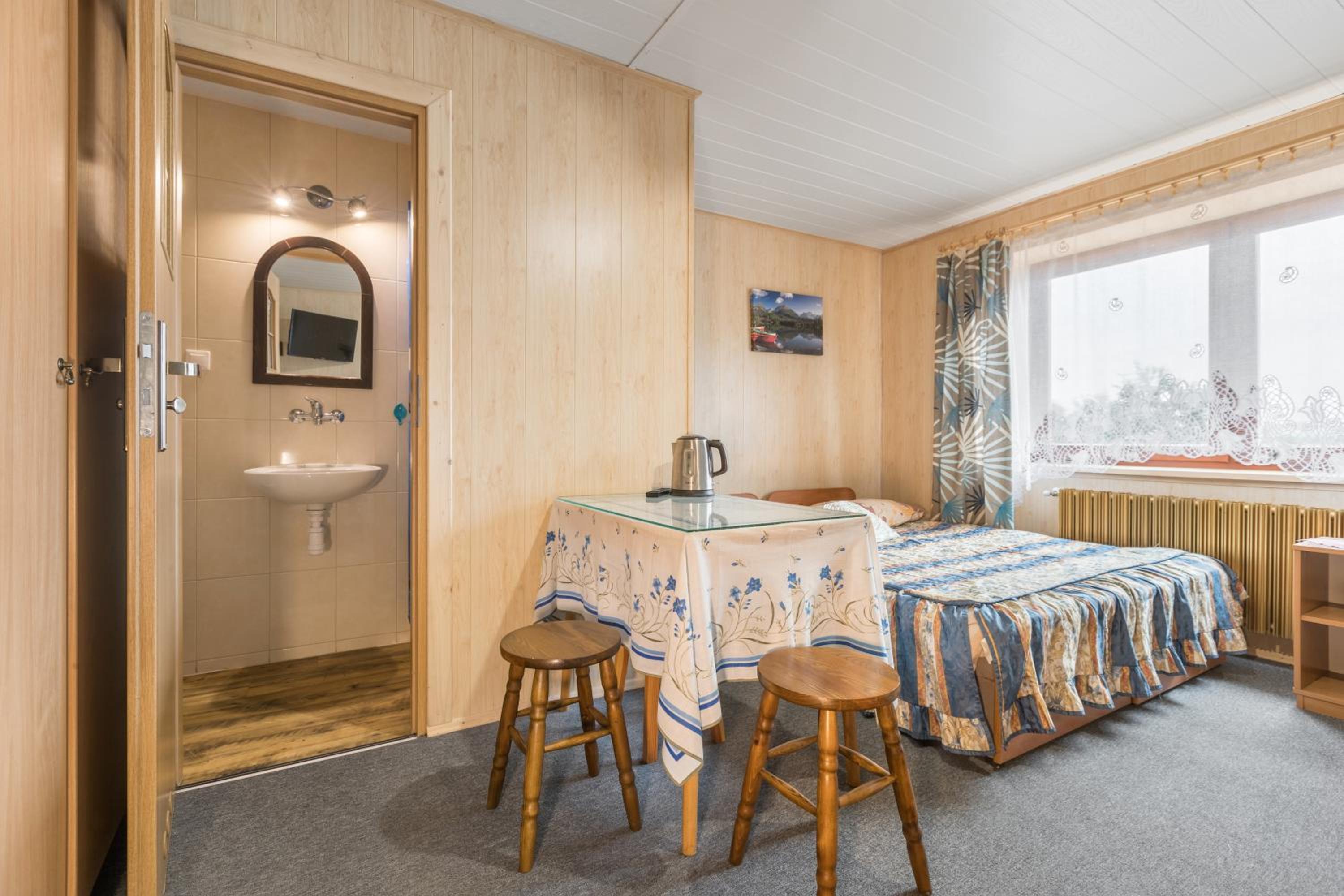 Quadruple Room with Mountain View photo 1