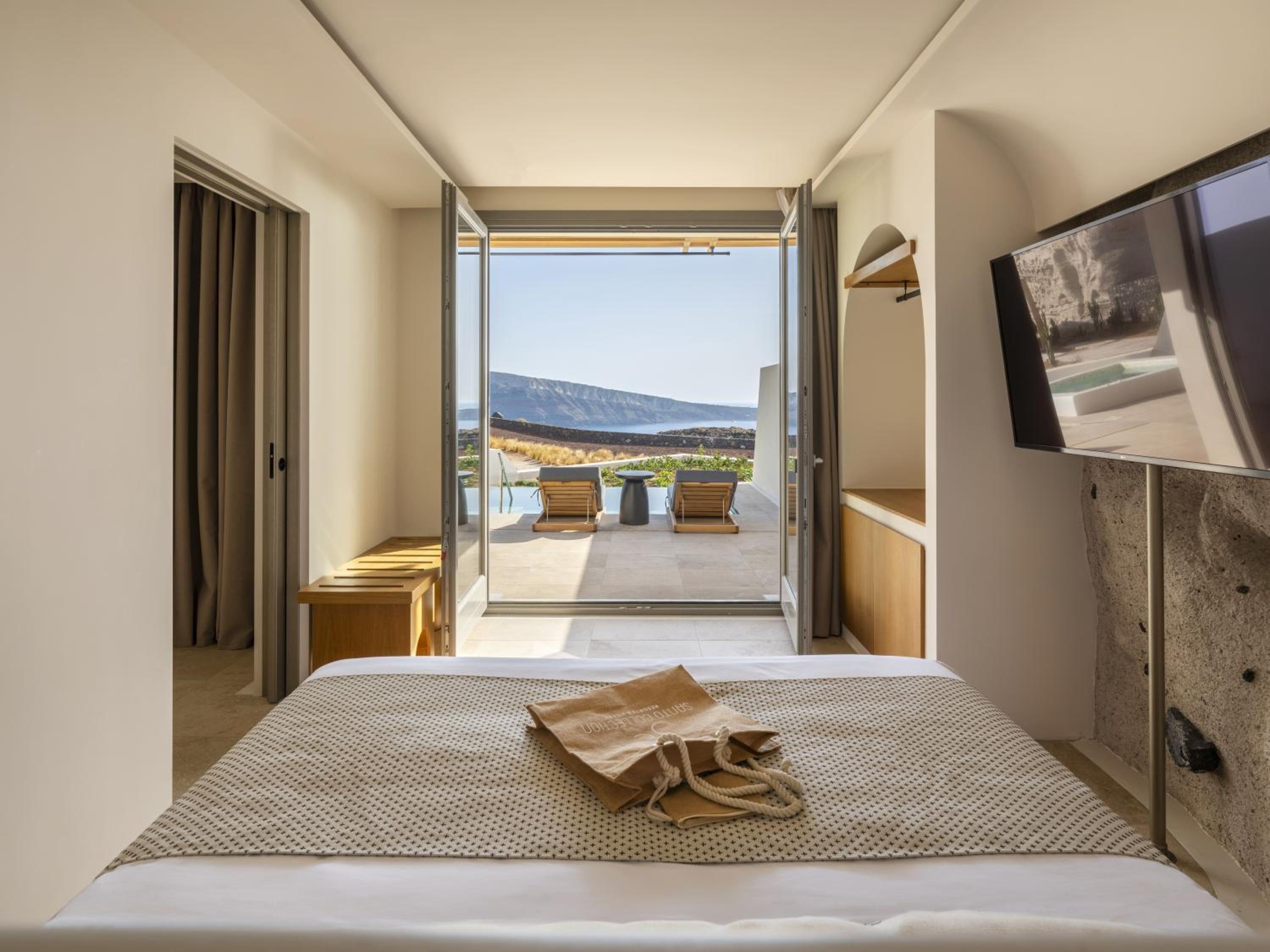 Majestic Sunset & Sea View Suite with Pool & Jacuzzi - Photo 7