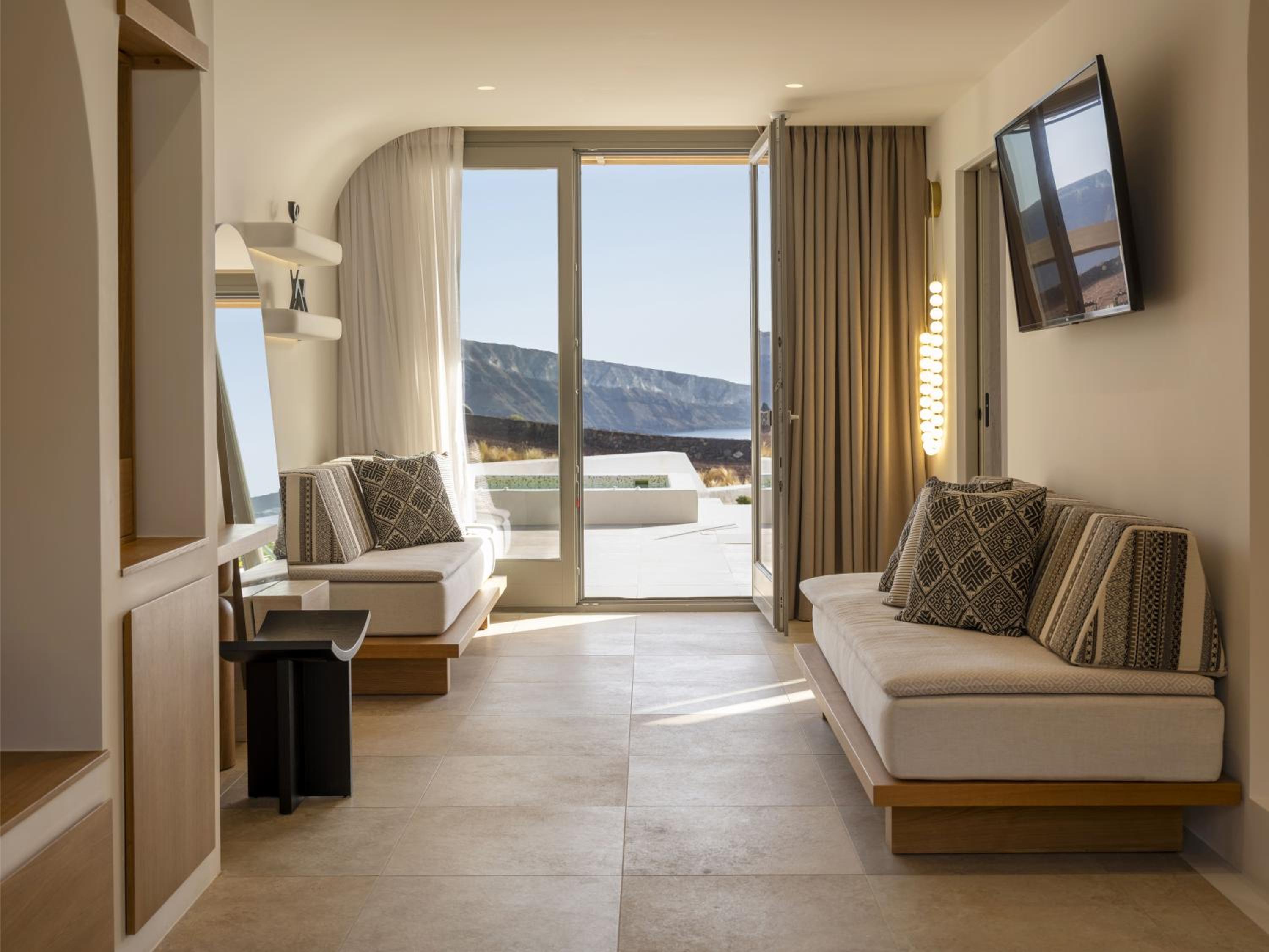 Majestic Sunset & Sea View Suite with Pool & Jacuzzi - Photo 8