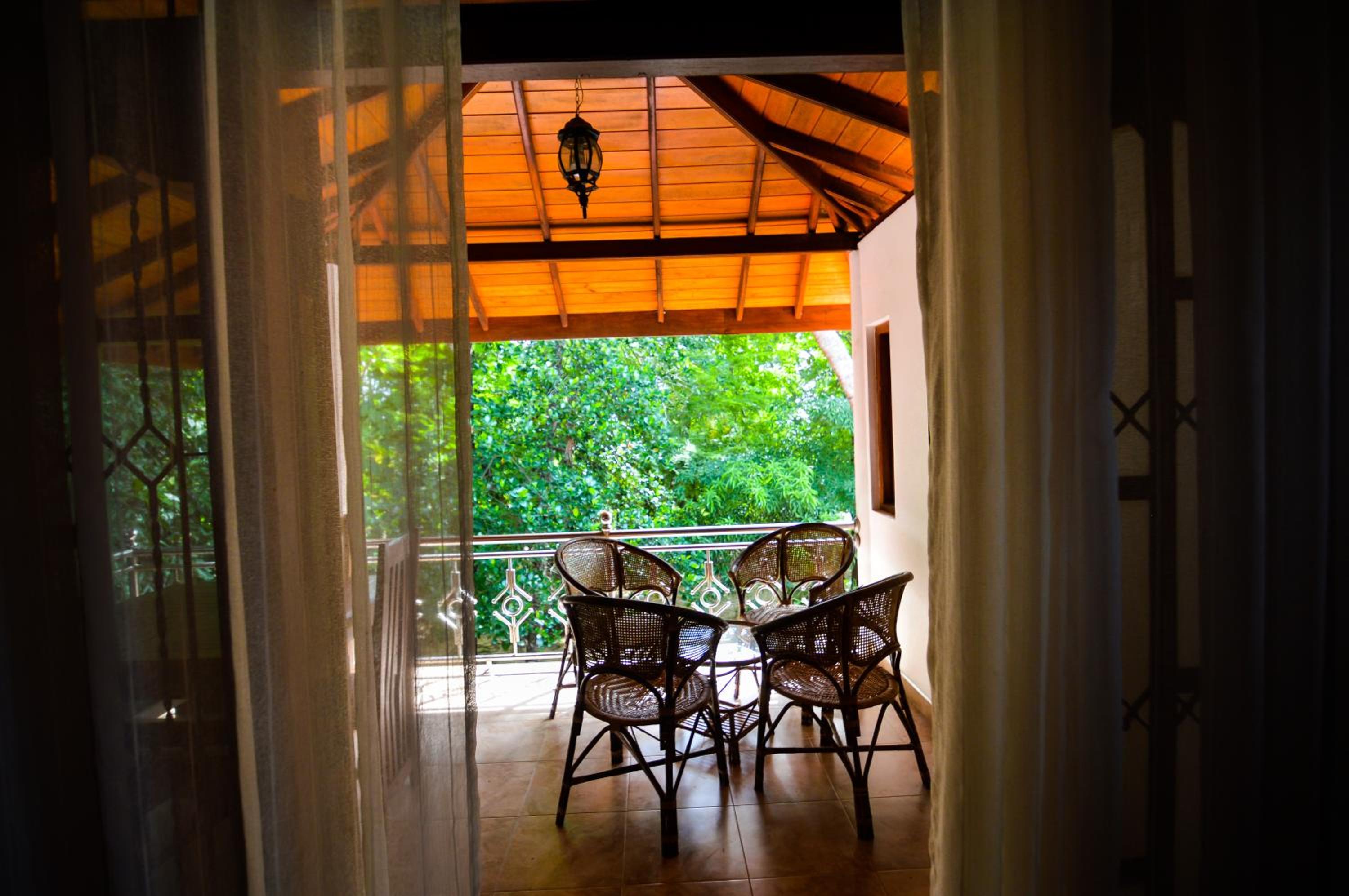 Deluxe Double Room with Balcony photo 2