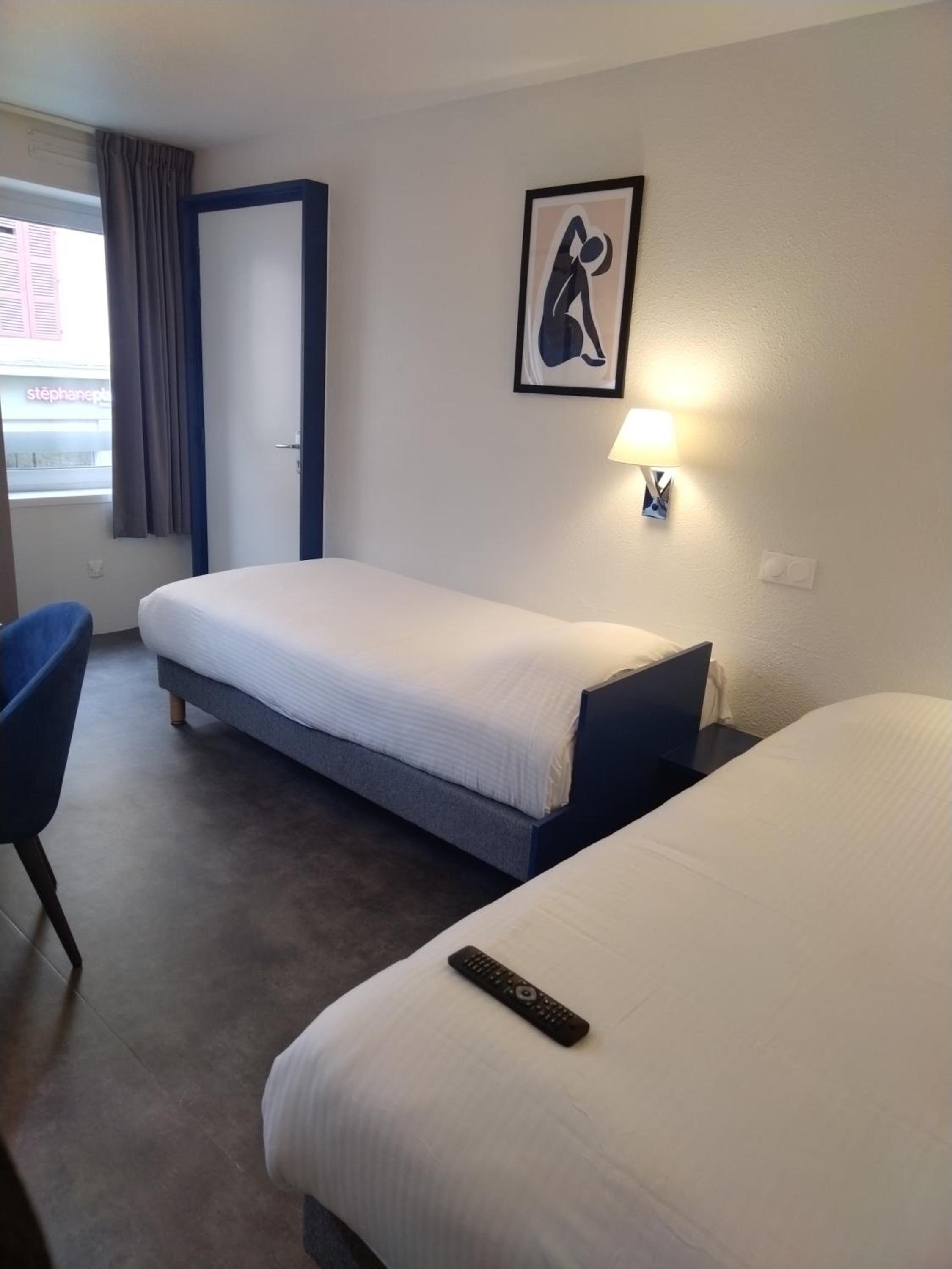 Twin Room - Photo 3