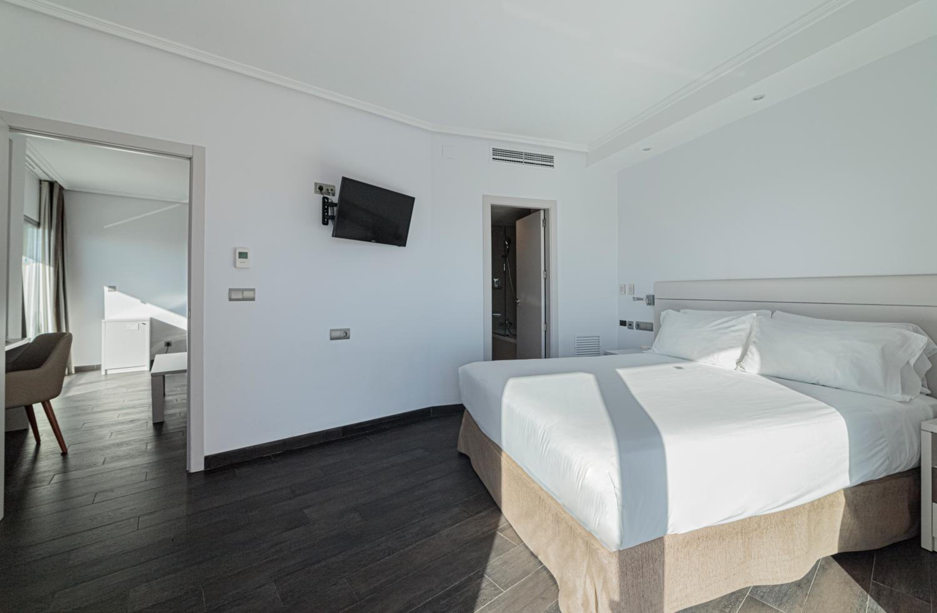 Family Room Sea View (2 Adults + 2 Kids)